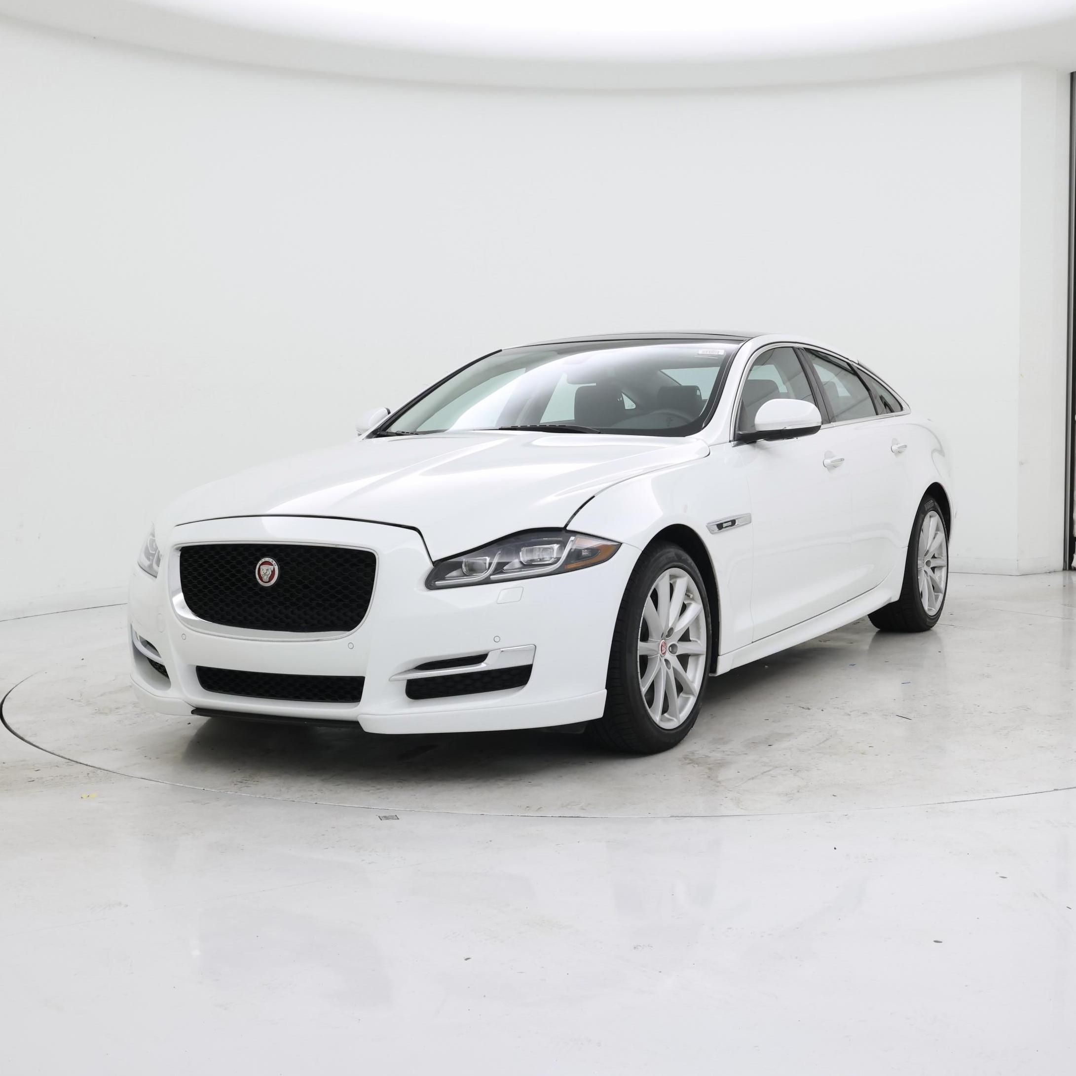 Thumbnail: 2017 Jaguar XJ - 4
