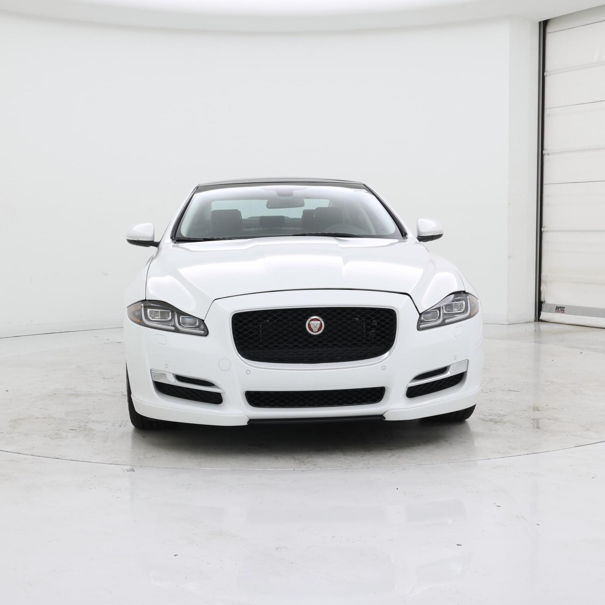 Thumbnail: 2017 Jaguar XJ - 5