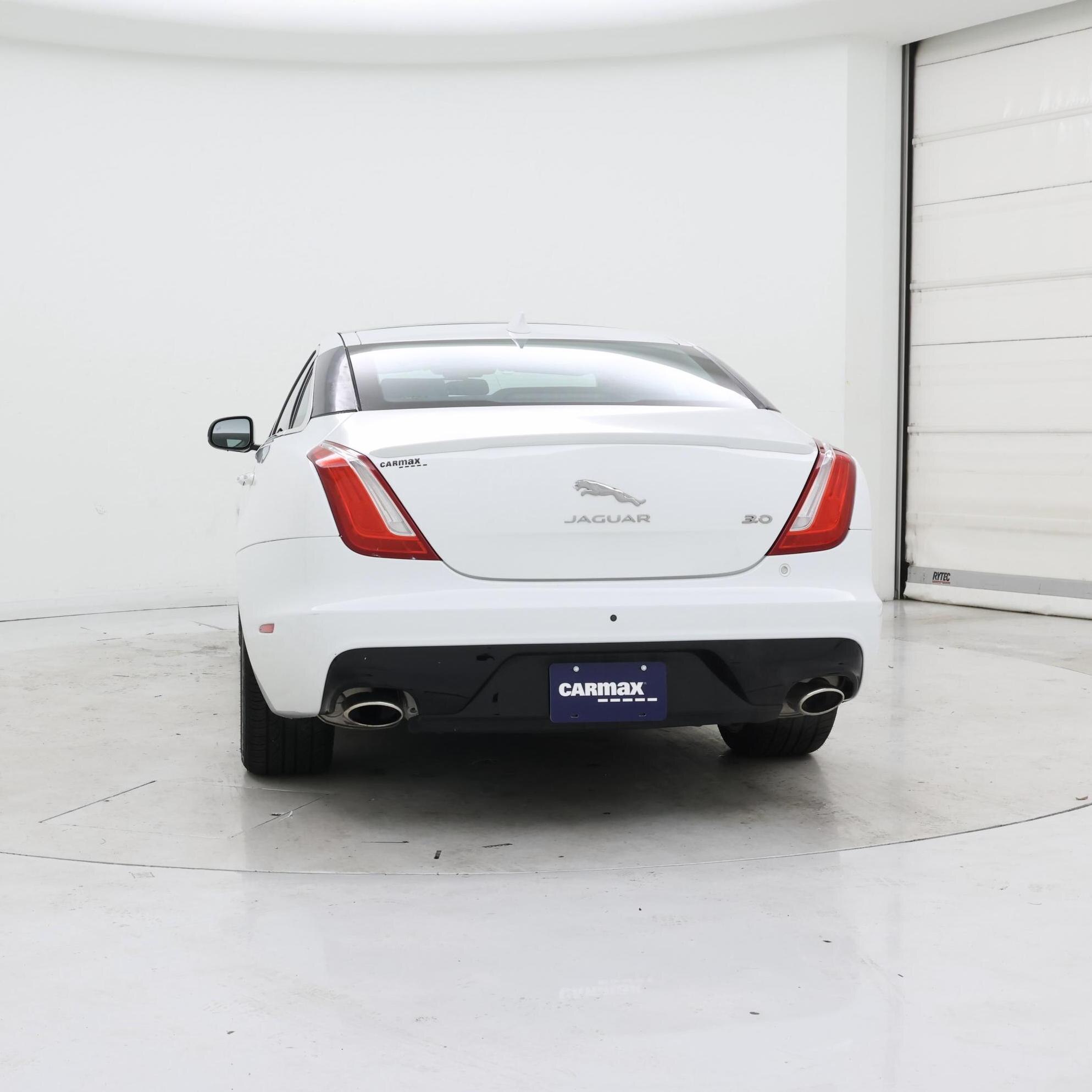 Thumbnail: 2017 Jaguar XJ - 6