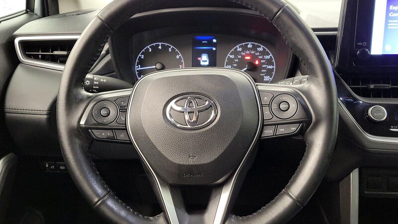 2023 Toyota Corolla Cross LE 10