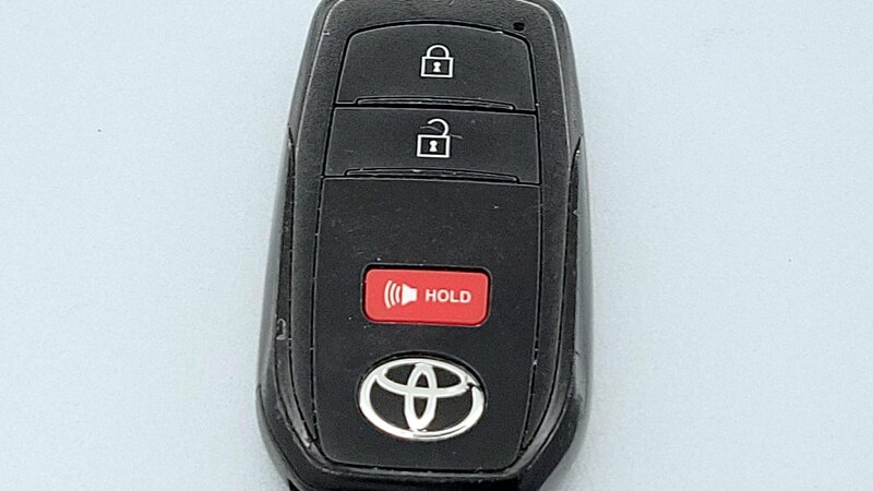 2023 Toyota Corolla Cross LE 23
