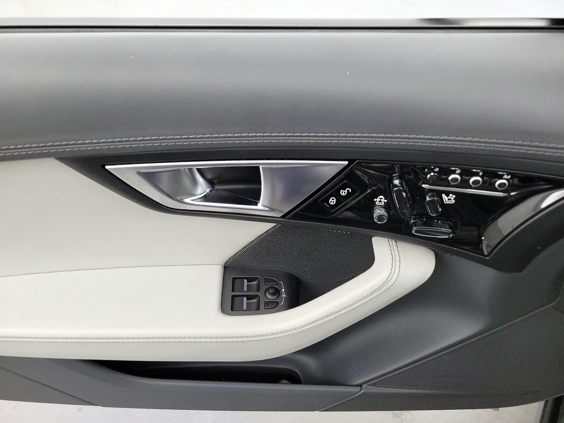 Thumbnail: 2014 Jaguar F-Type - 12
