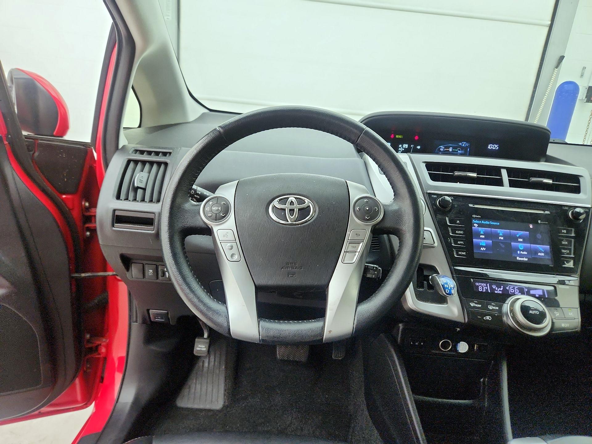 Thumbnail: 2015 Toyota Prius v - 10