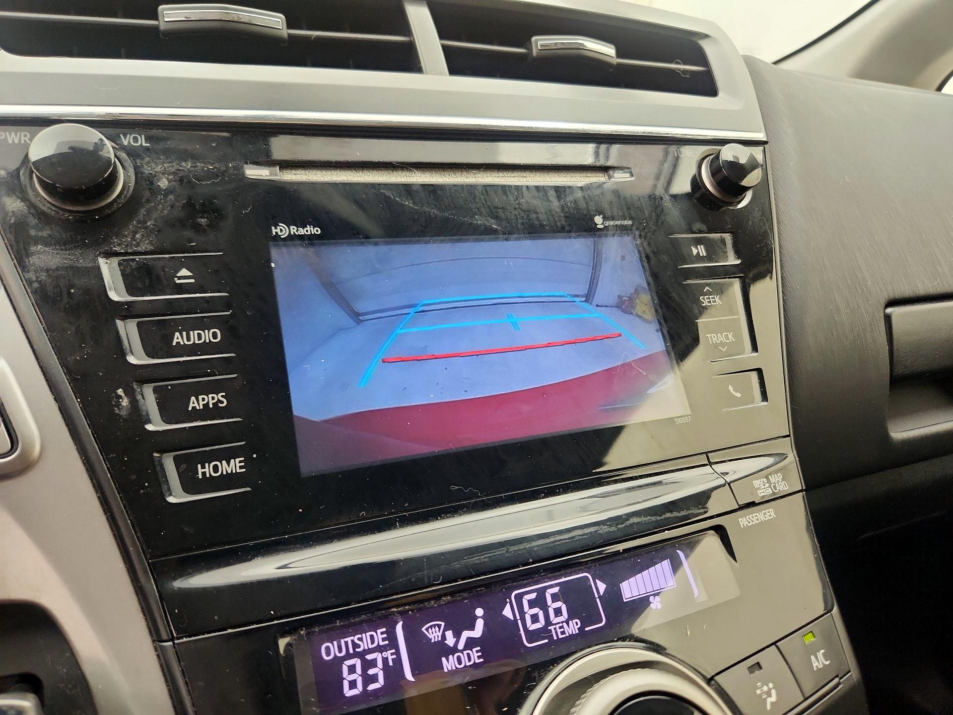 Thumbnail: 2015 Toyota Prius v - 14