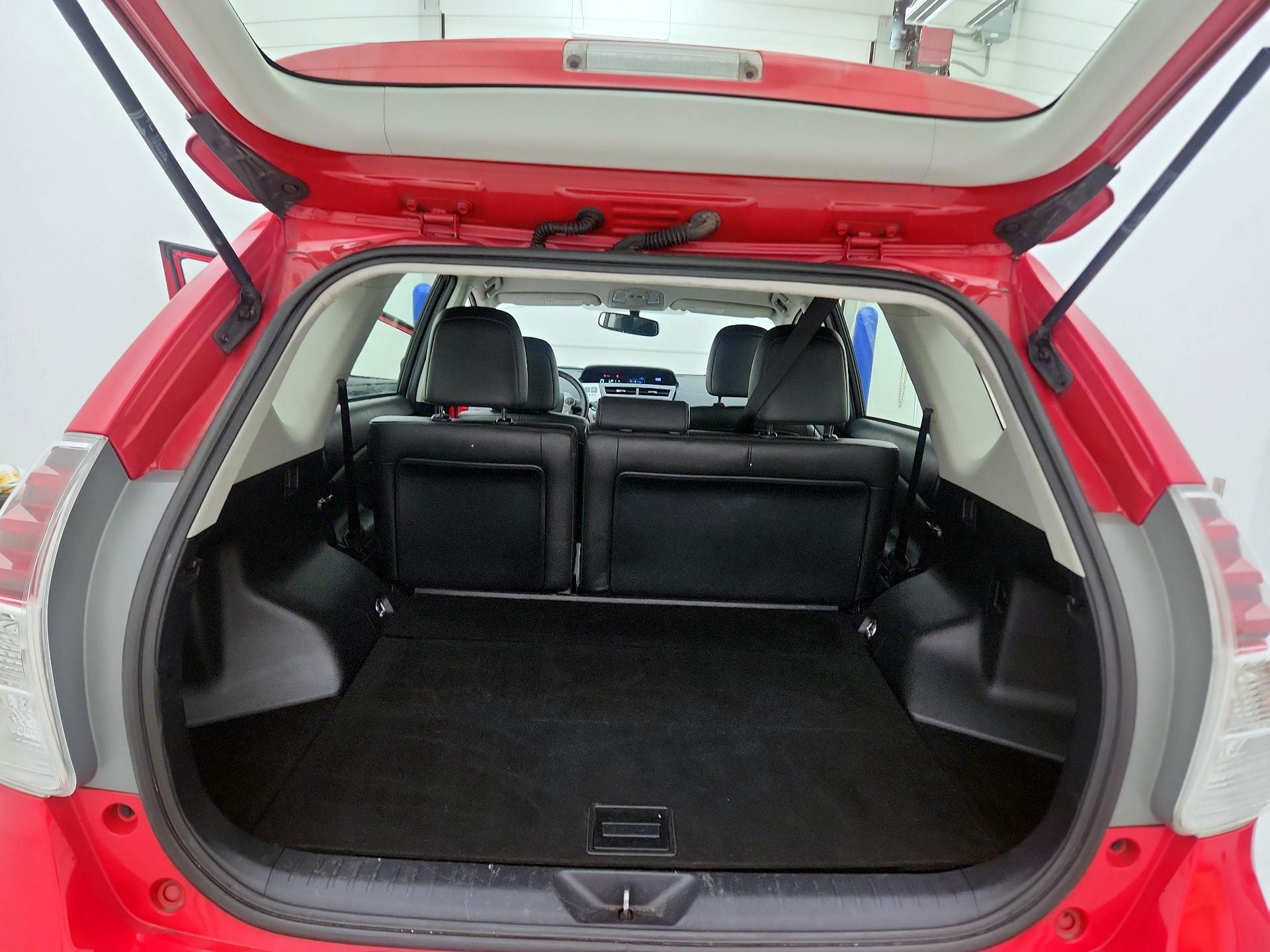 Thumbnail: 2015 Toyota Prius v - 19