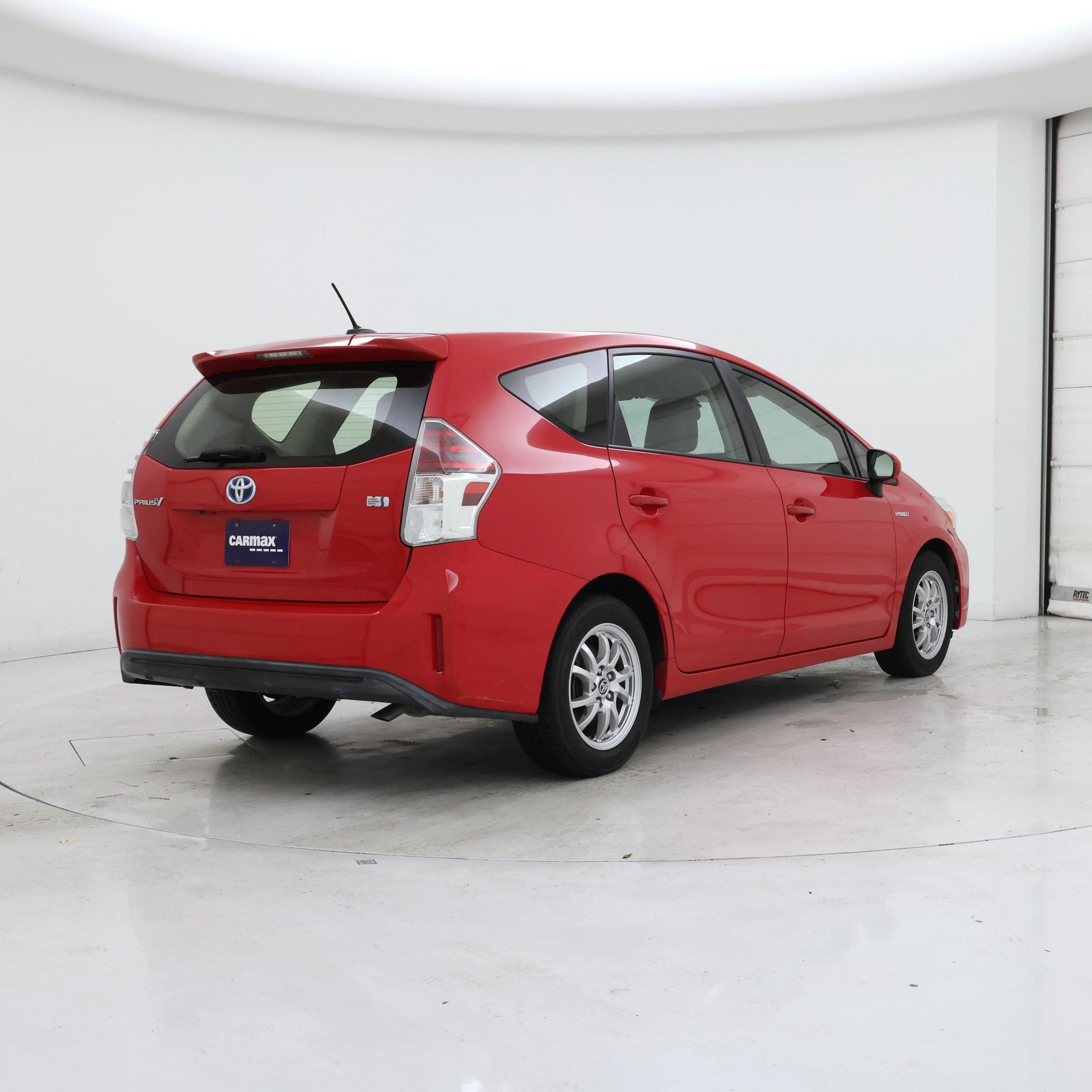 Thumbnail: 2015 Toyota Prius v - 8