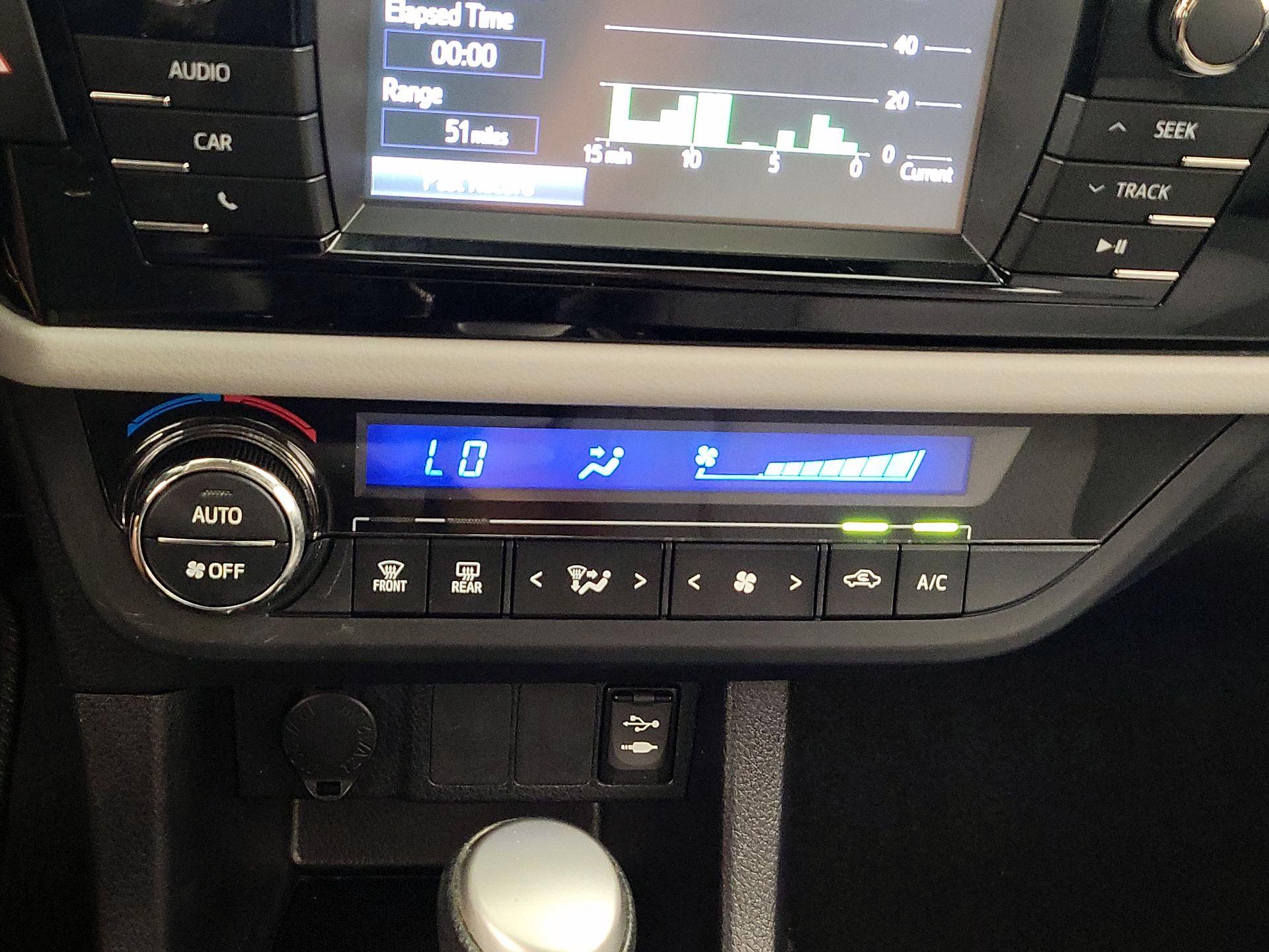 Thumbnail: 2014 Toyota Corolla - 16