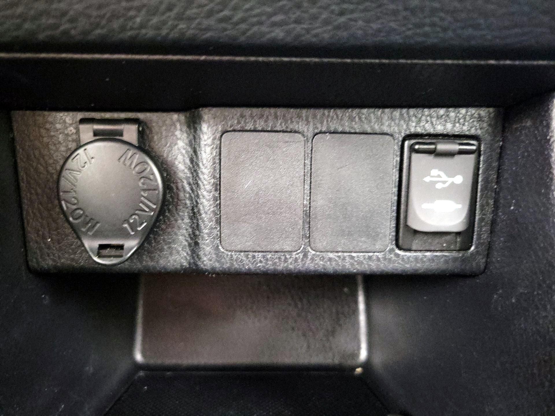 Thumbnail: 2014 Toyota Corolla - 18