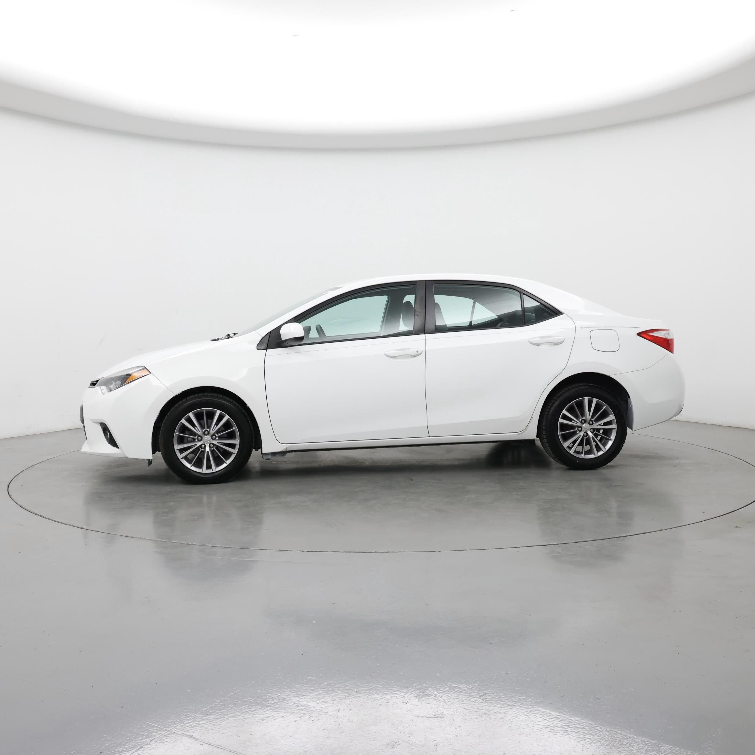 Thumbnail: 2014 Toyota Corolla - 3