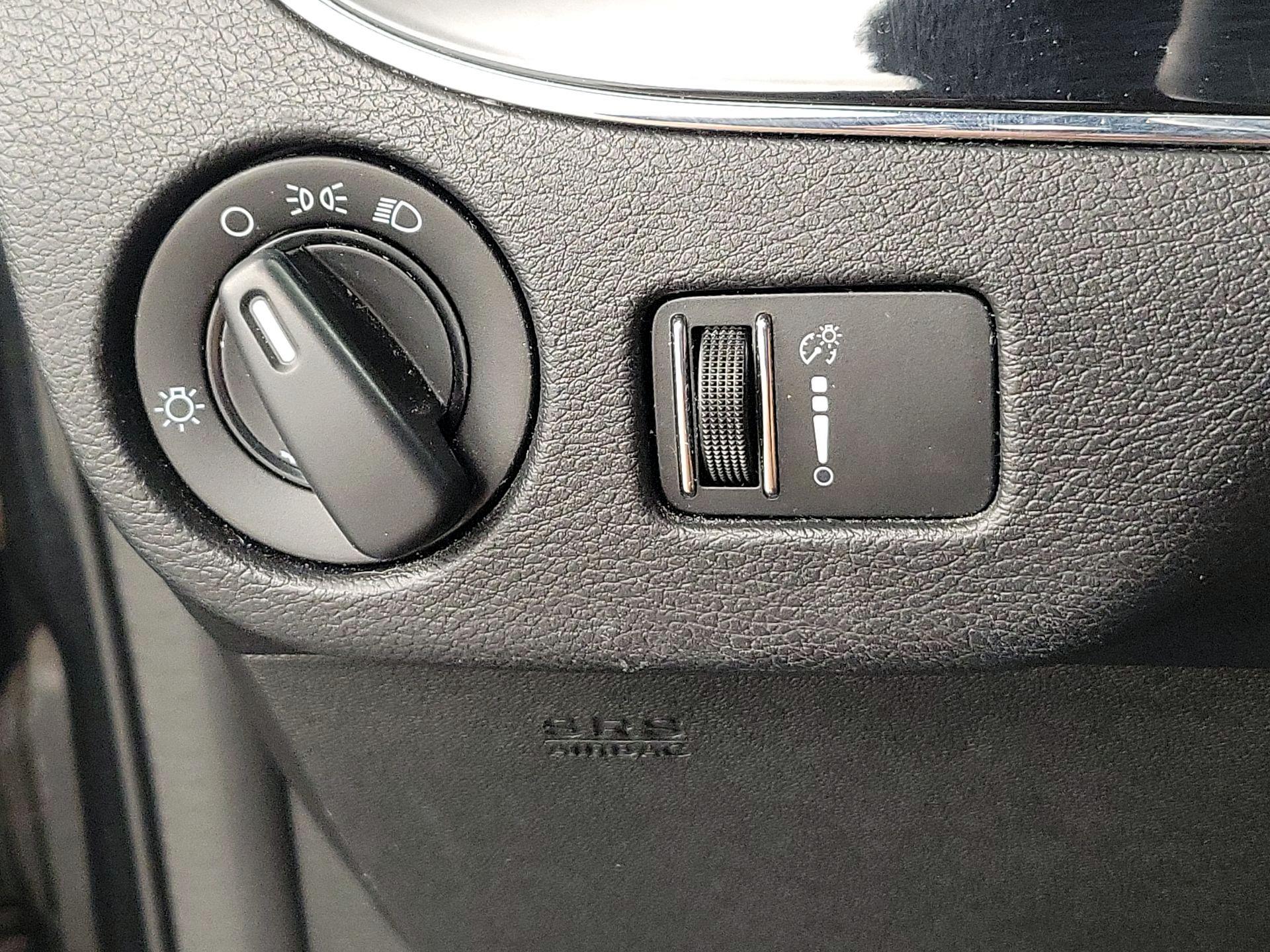 Thumbnail: 2016 Dodge Grand Caravan - 13
