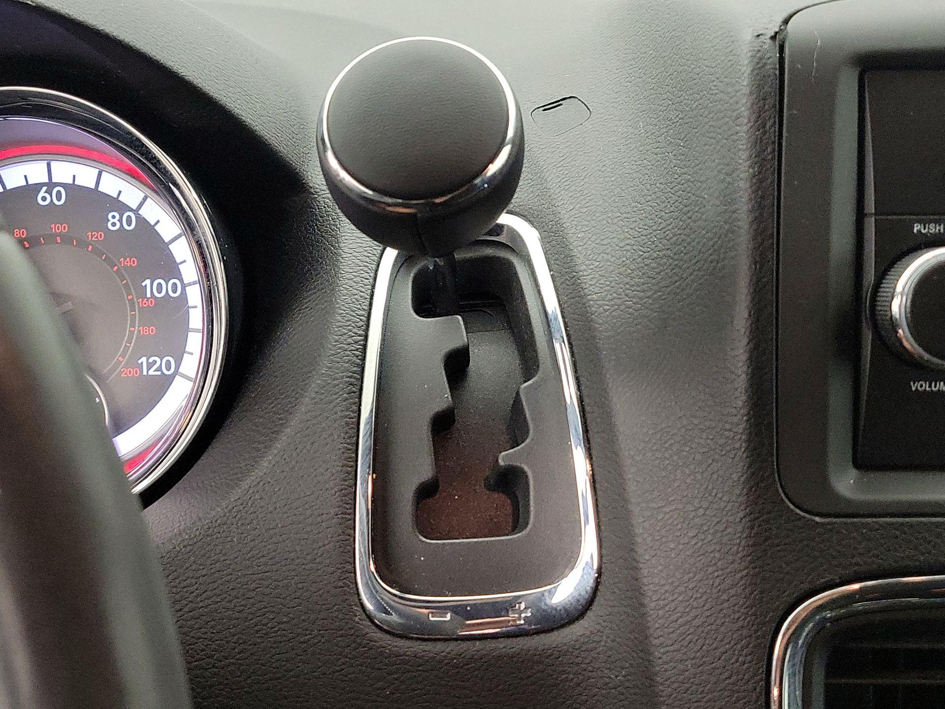 Thumbnail: 2016 Dodge Grand Caravan - 16