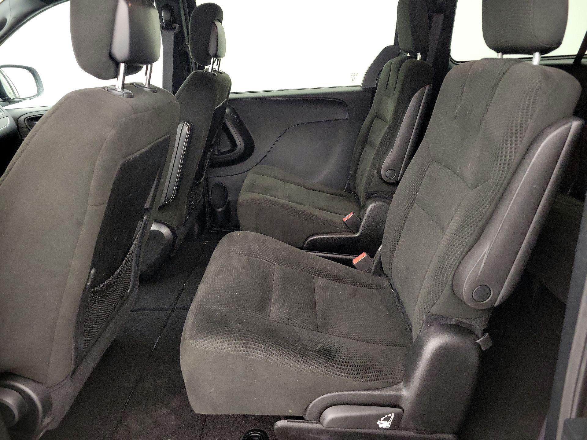 Thumbnail: 2016 Dodge Grand Caravan - 18