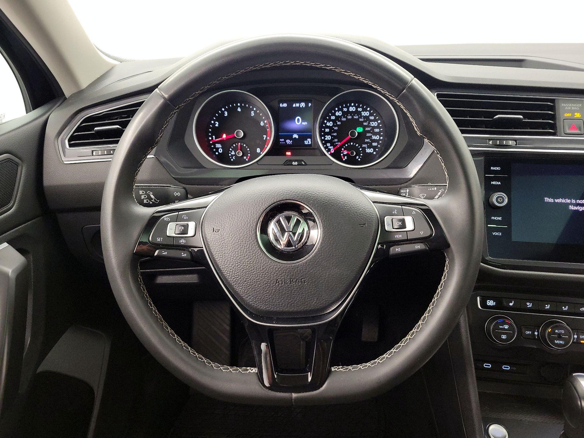 Thumbnail: 2021 Volkswagen Tiguan - 10