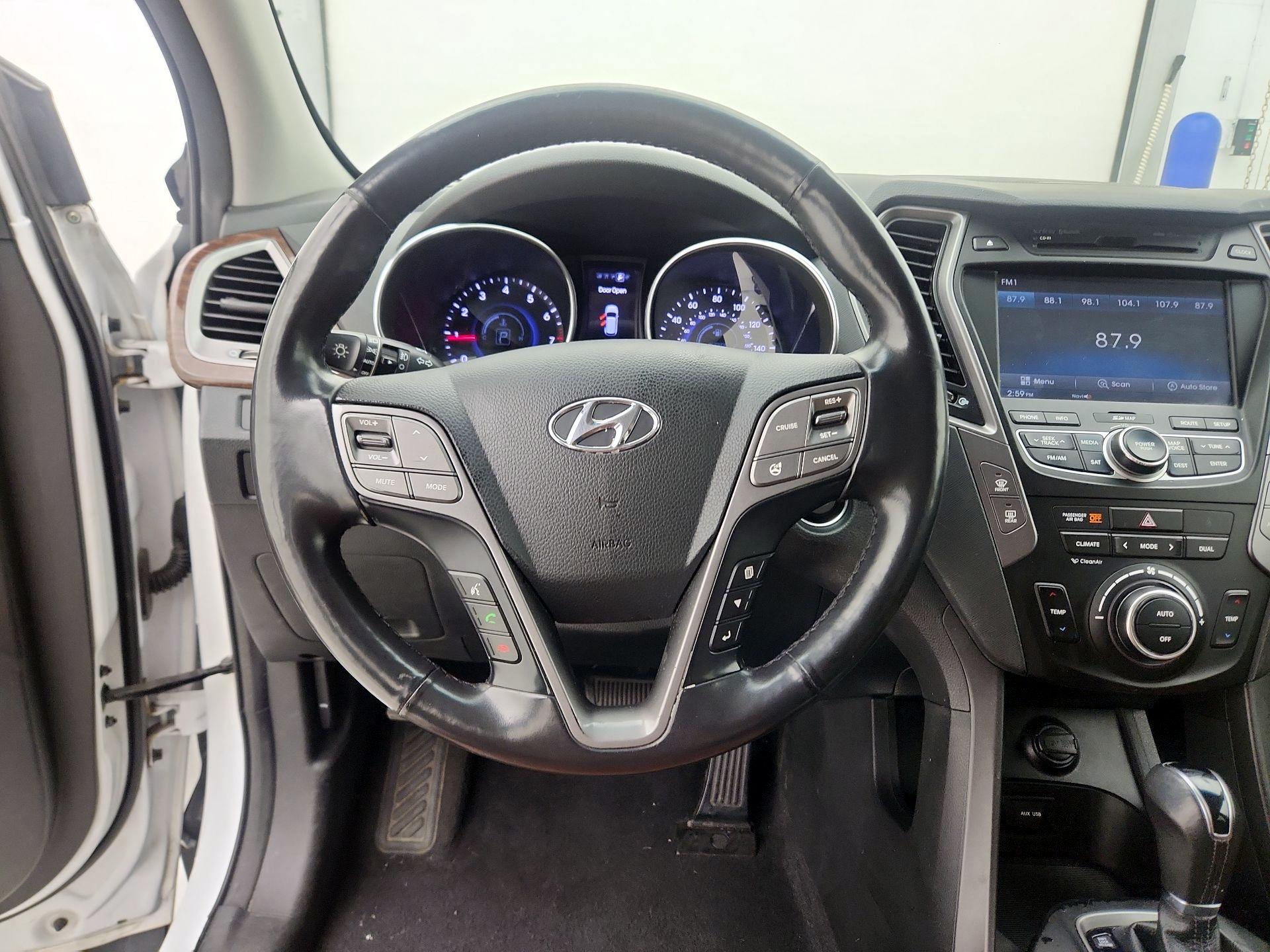 Thumbnail: 2013 Hyundai Santa Fe - 10