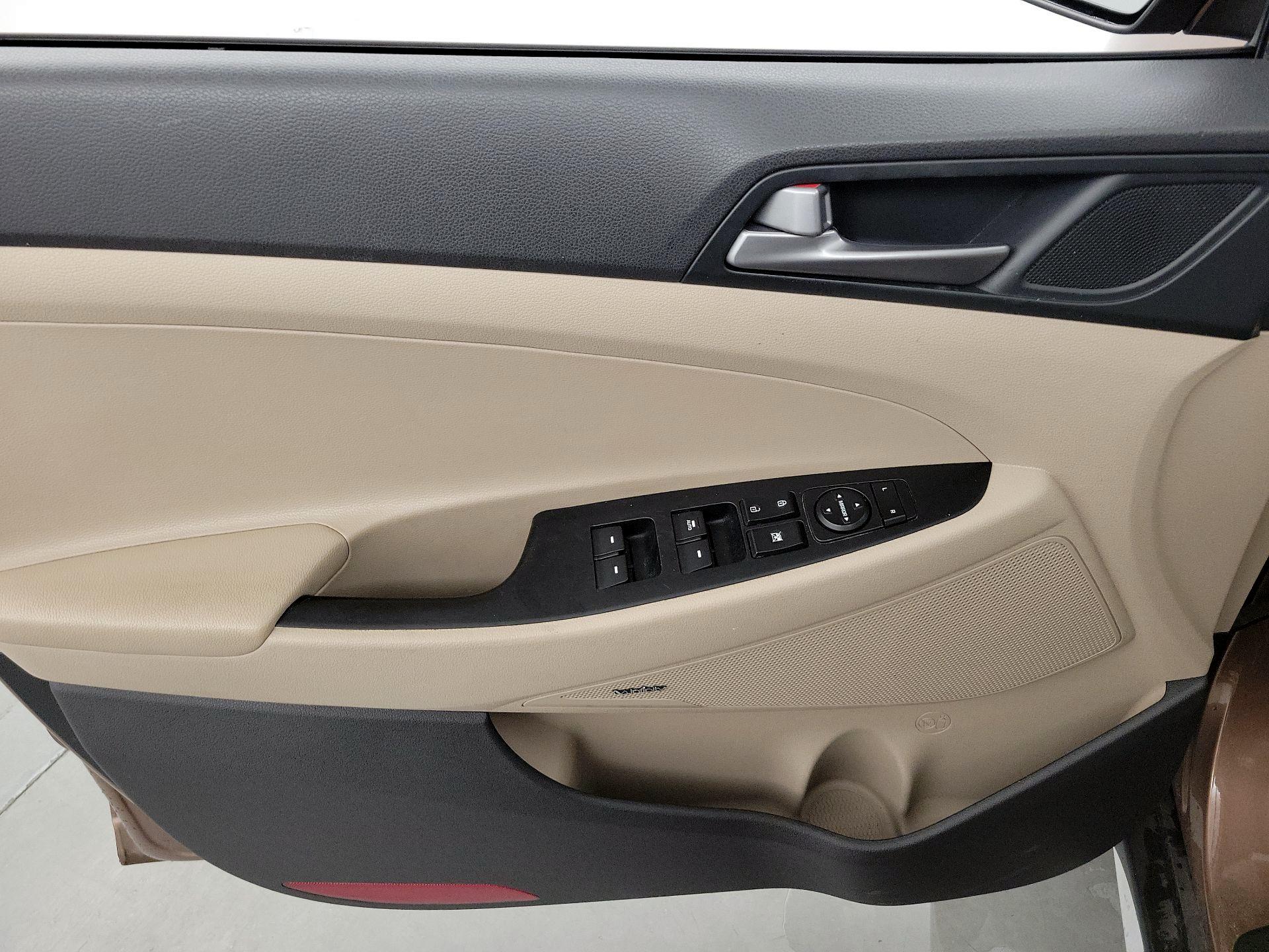Thumbnail: 2017 Hyundai Tucson - 12
