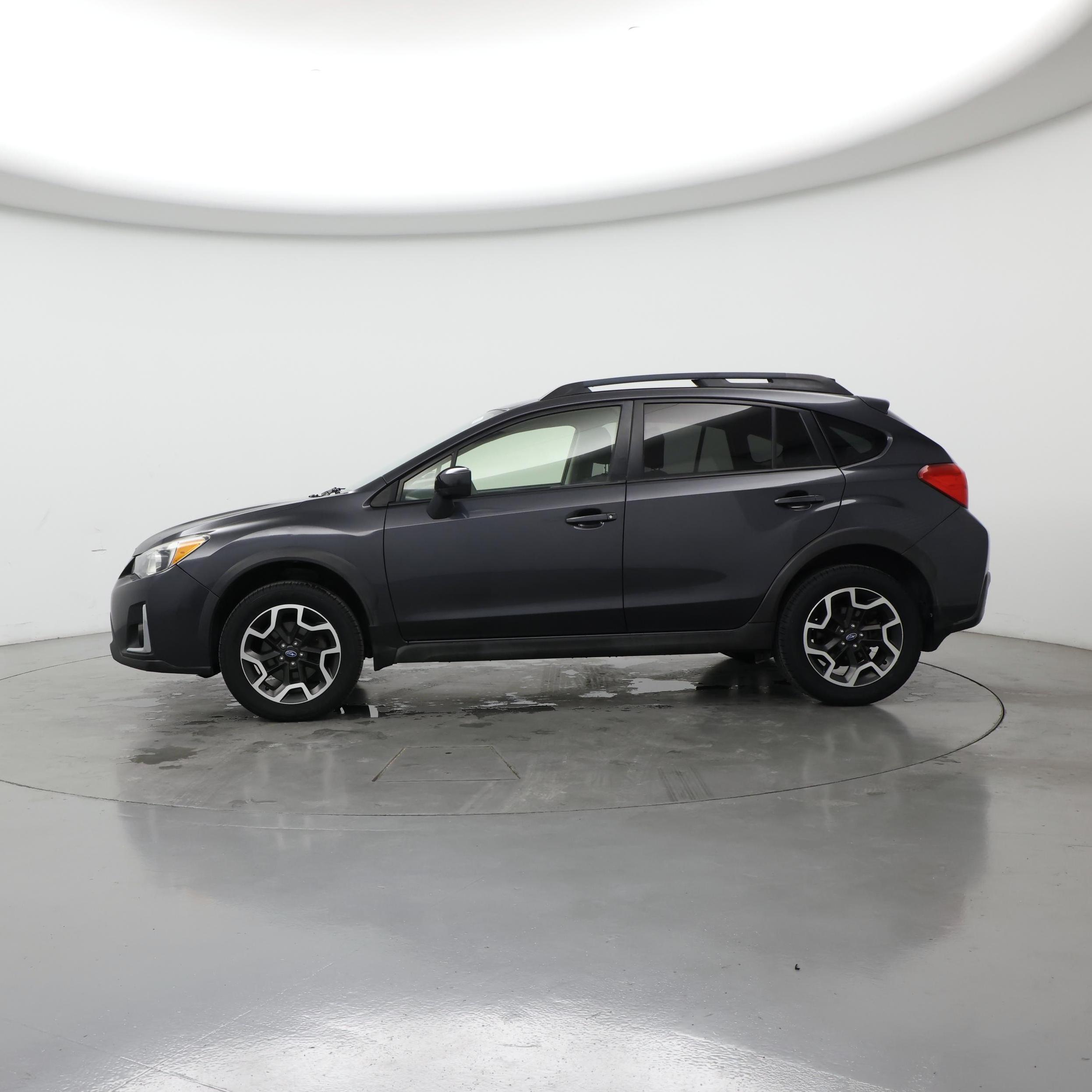 Thumbnail: 2017 Subaru Crosstrek - 3