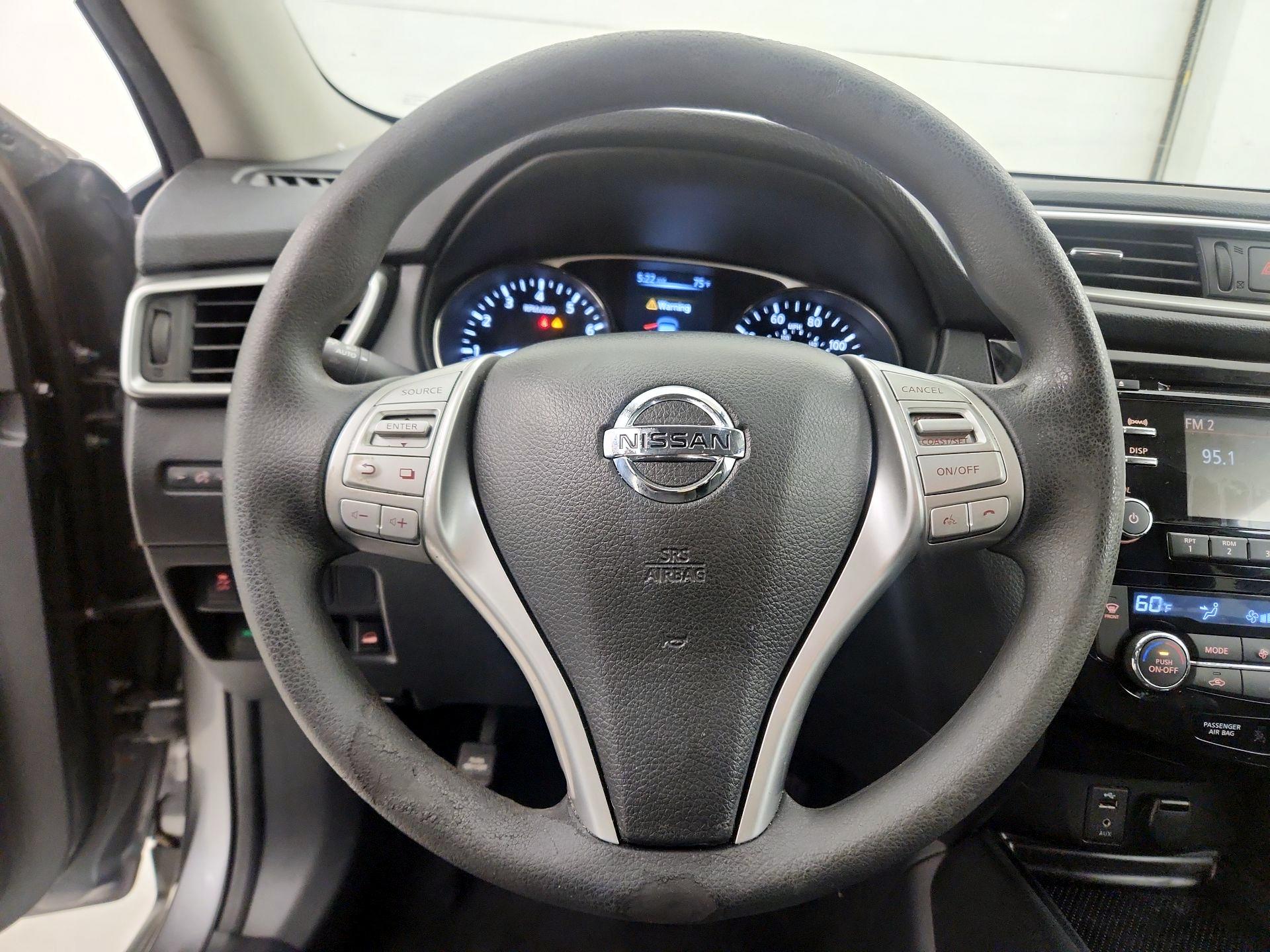 Thumbnail: 2016 Nissan Rogue - 10