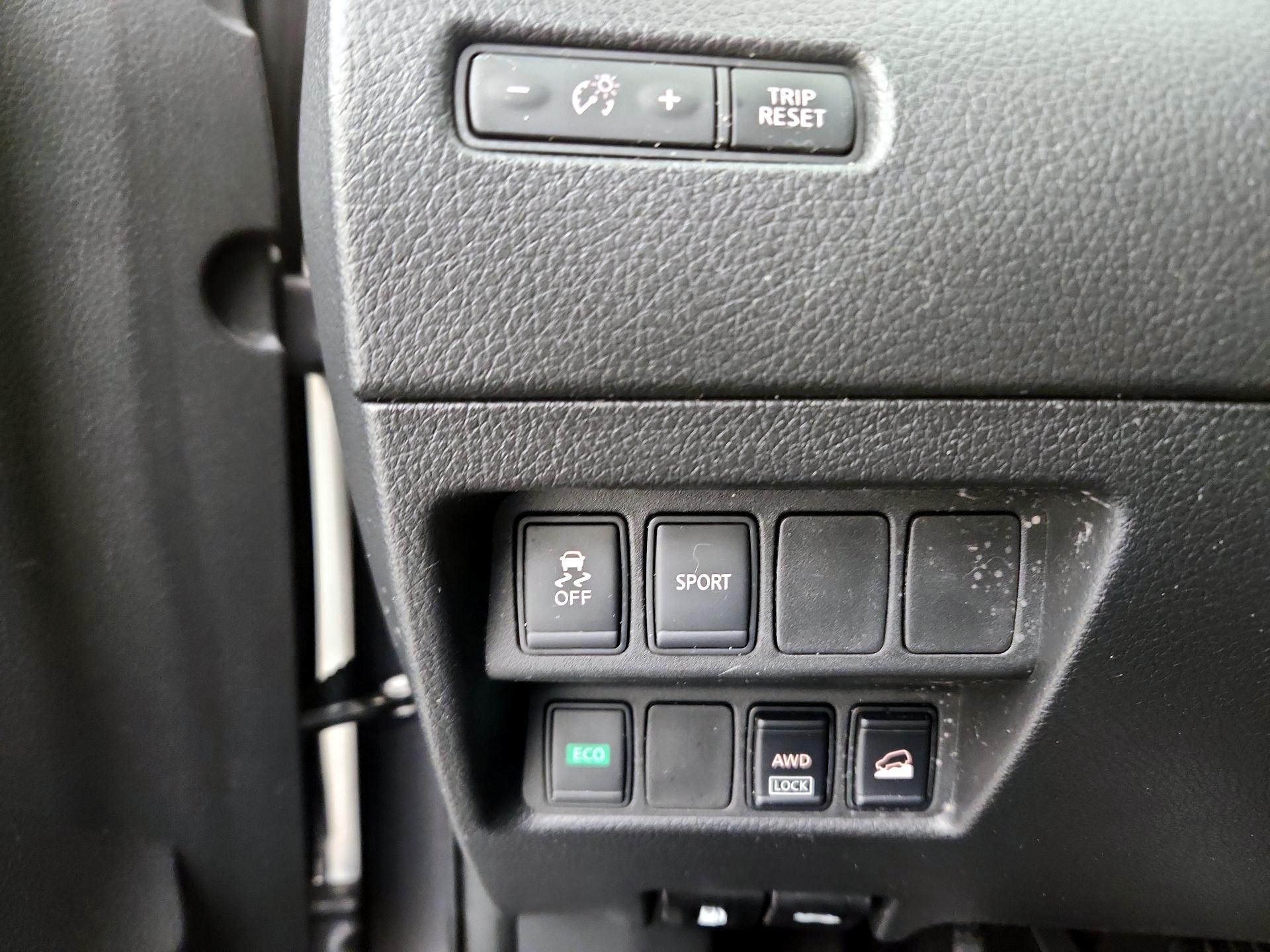 Thumbnail: 2016 Nissan Rogue - 13