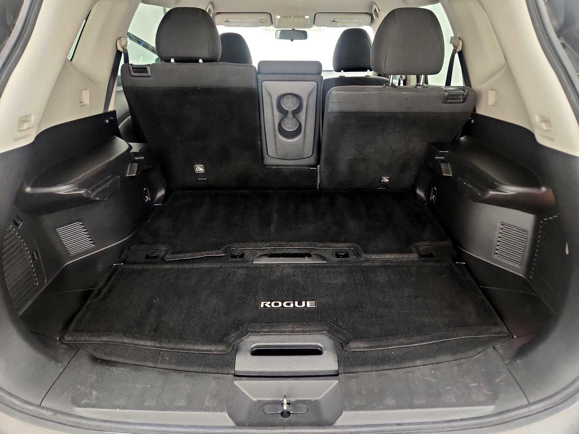 Thumbnail: 2016 Nissan Rogue - 20