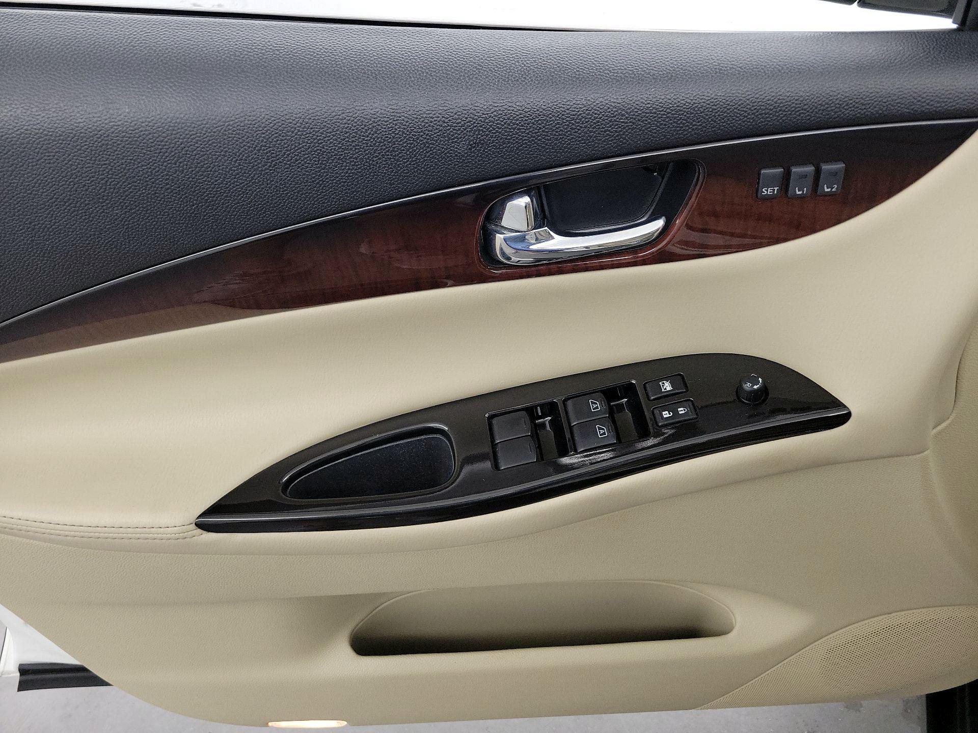 Thumbnail: 2016 INFINITI QX50 - 12