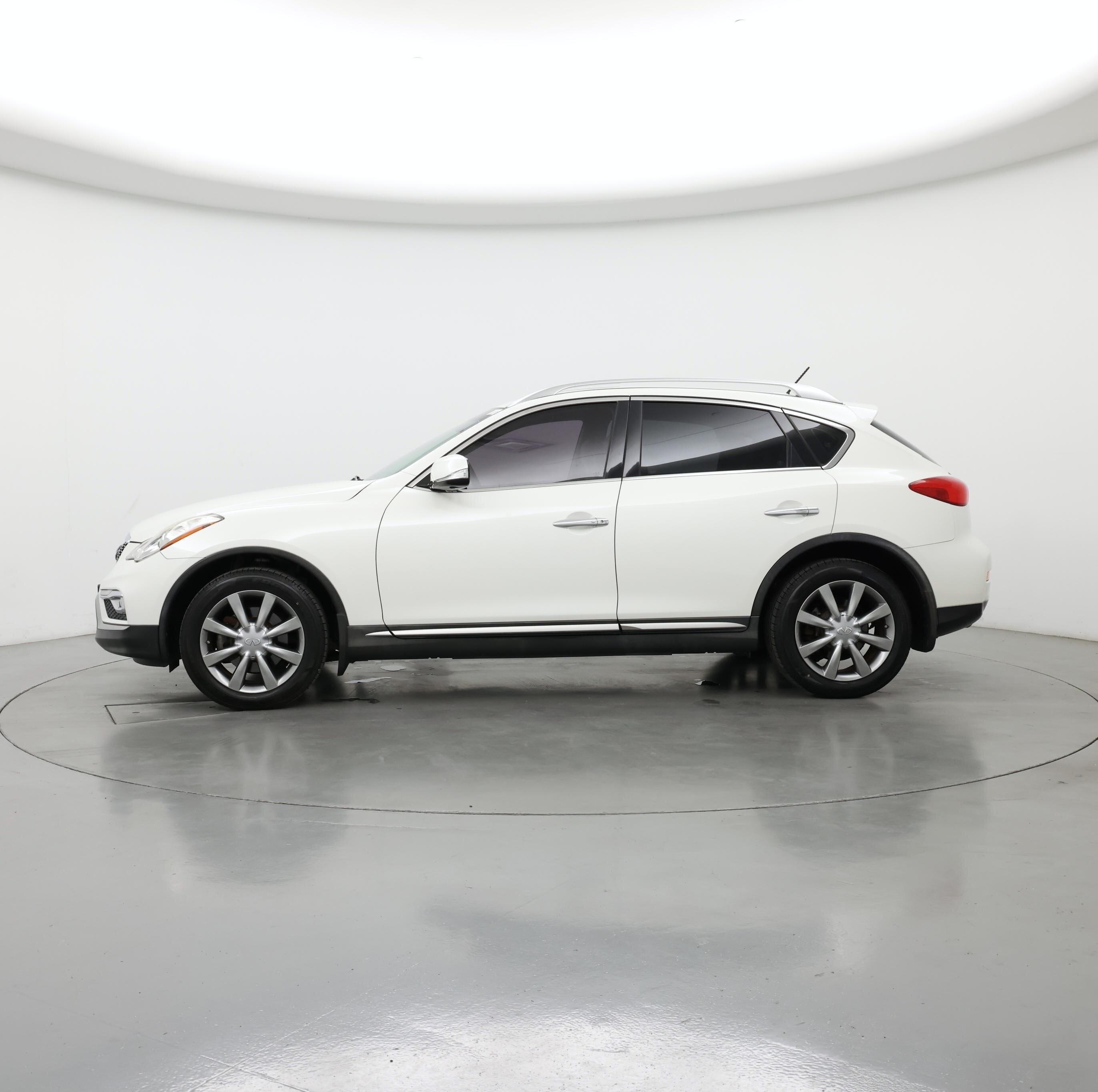 Thumbnail: 2016 INFINITI QX50 - 3