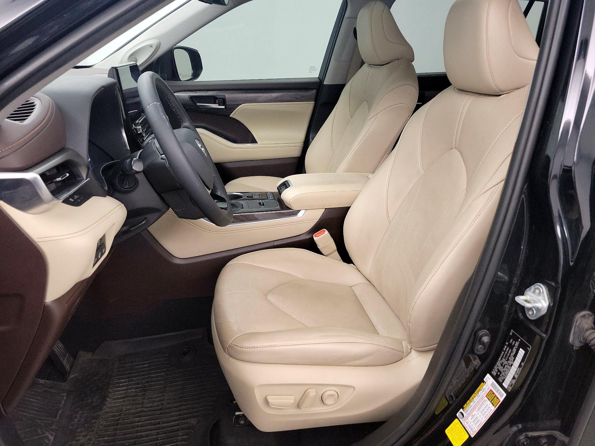 Thumbnail: 2021 Toyota Highlander - 11