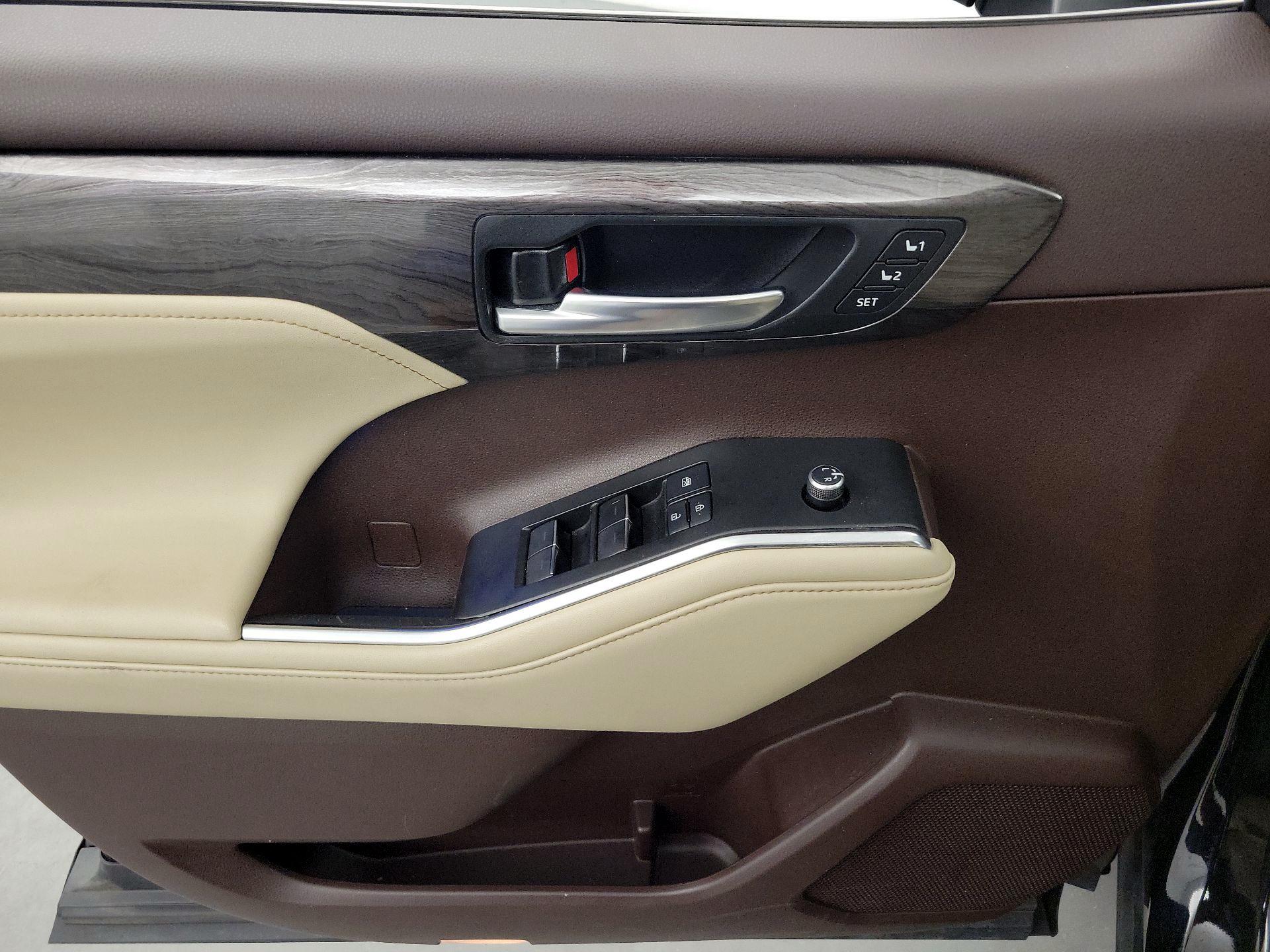 Thumbnail: 2021 Toyota Highlander - 12