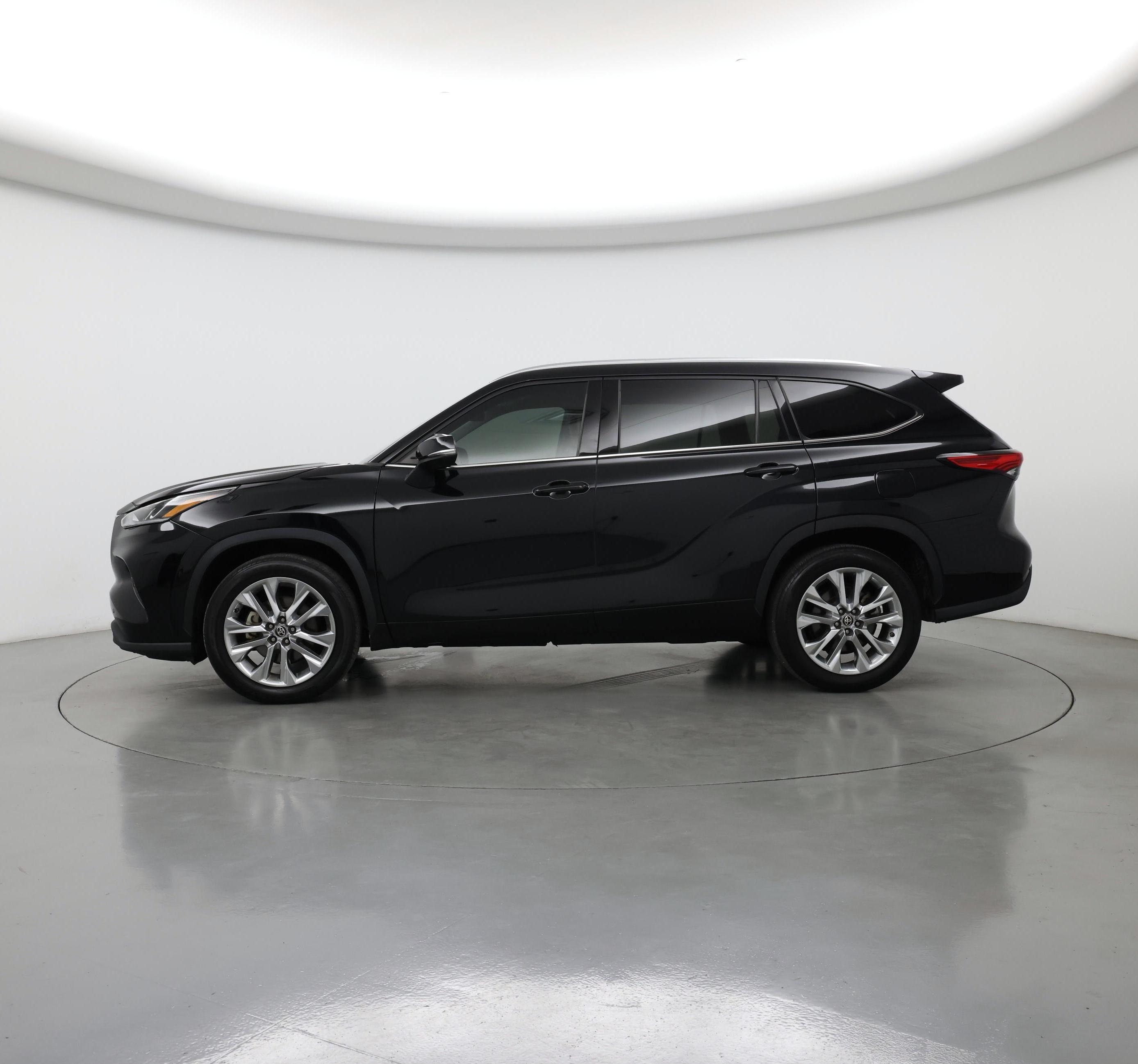 Thumbnail: 2021 Toyota Highlander - 3