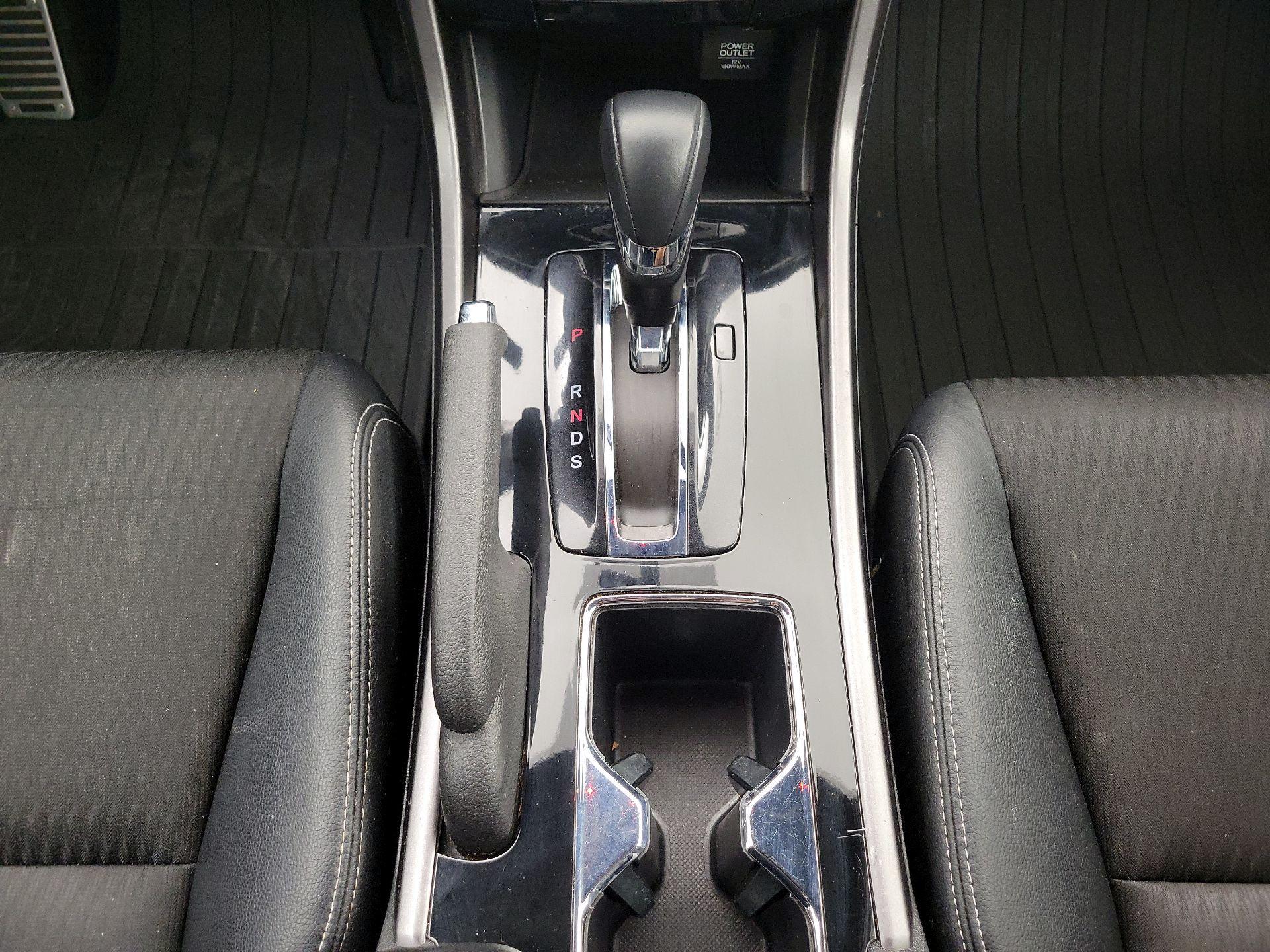 Thumbnail: 2016 Honda Accord - 17