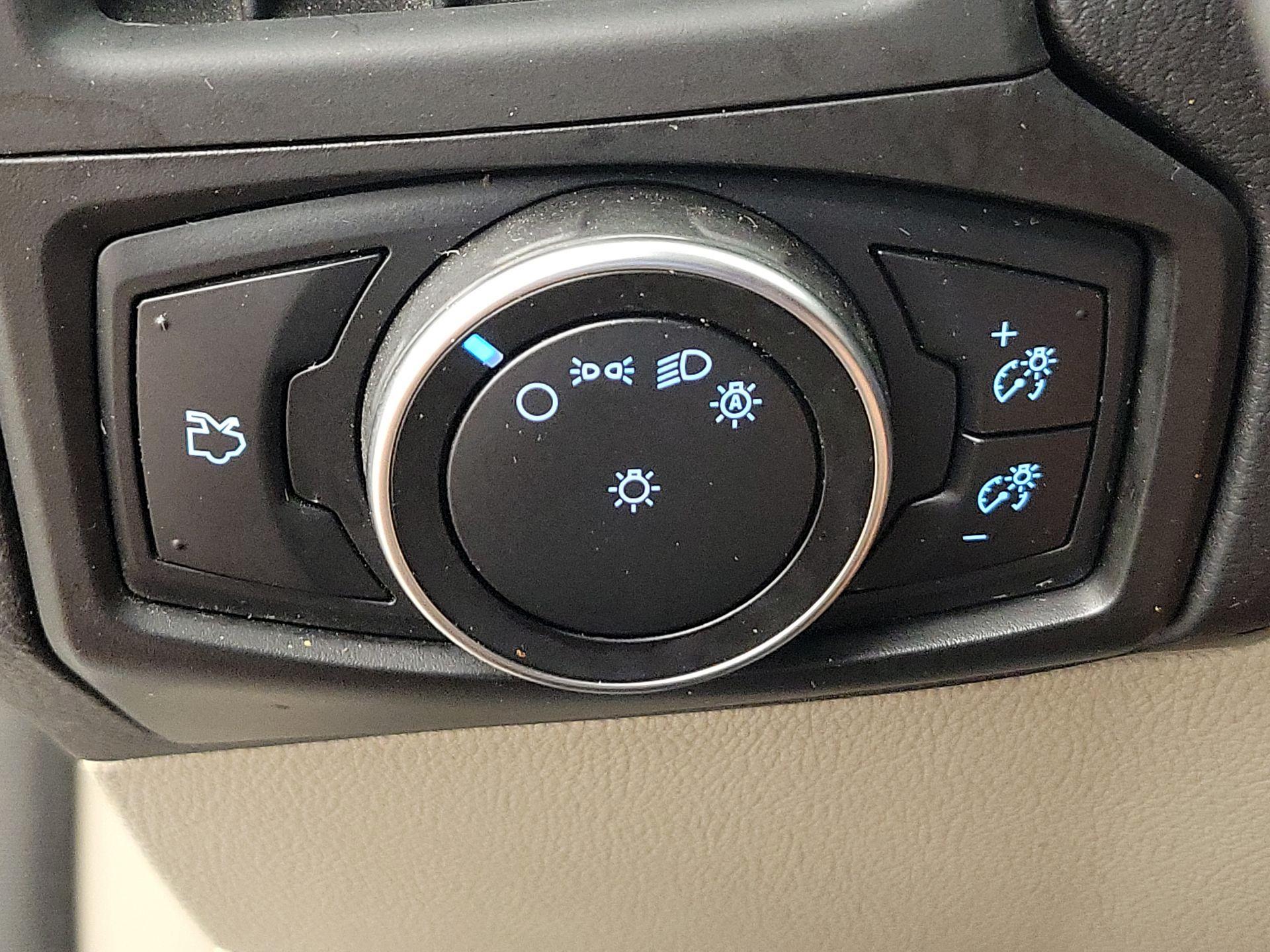 Thumbnail: 2016 Ford Focus - 13