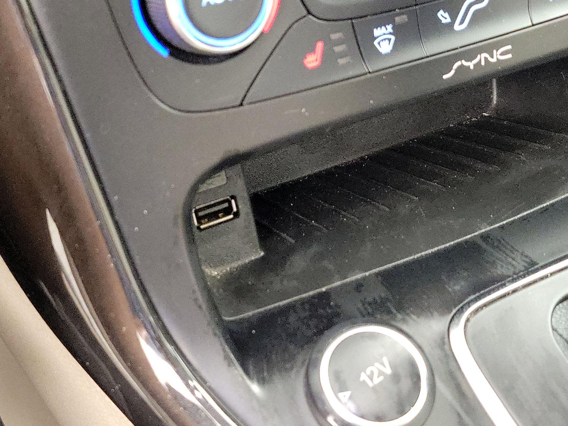 Thumbnail: 2016 Ford Focus - 19