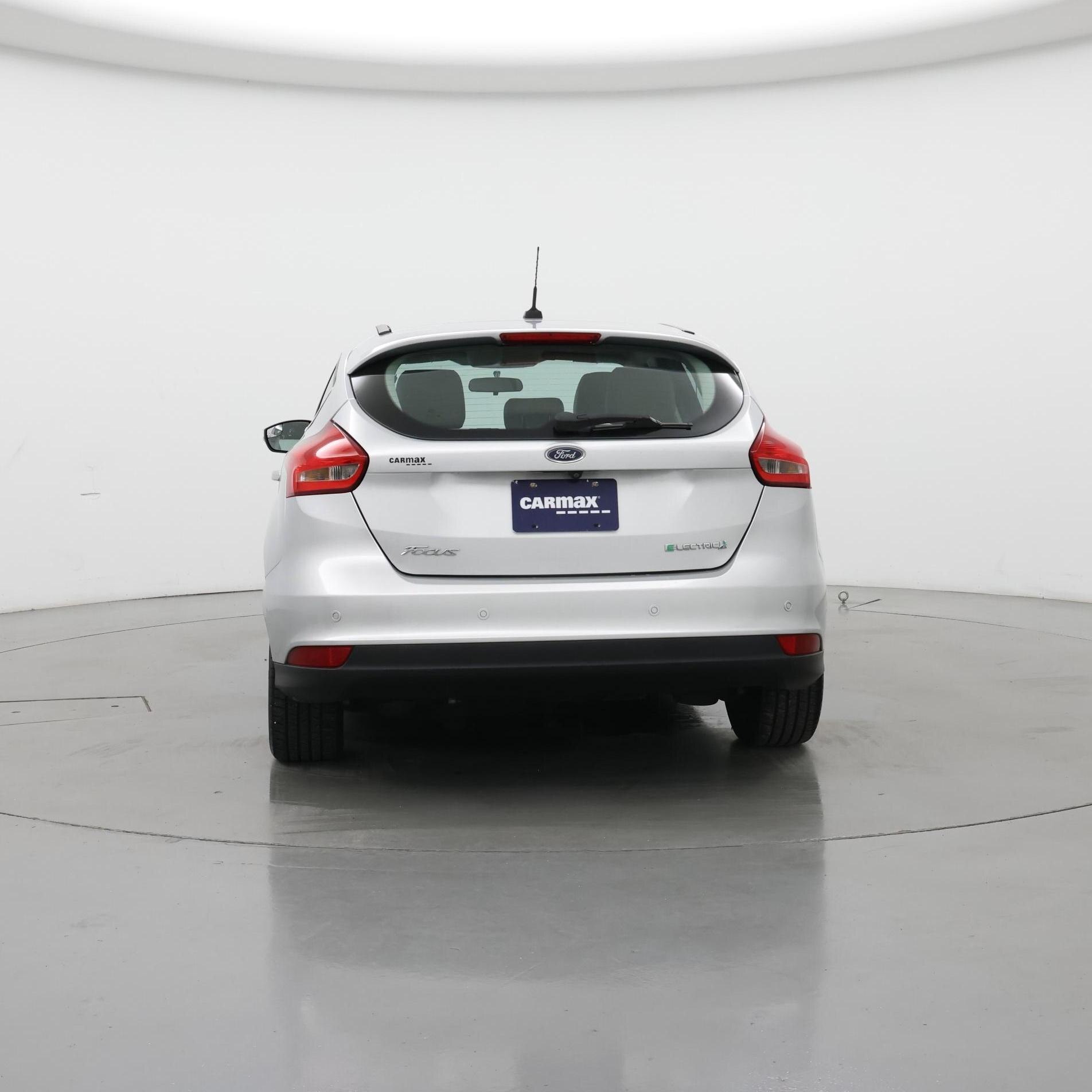 Thumbnail: 2016 Ford Focus - 6