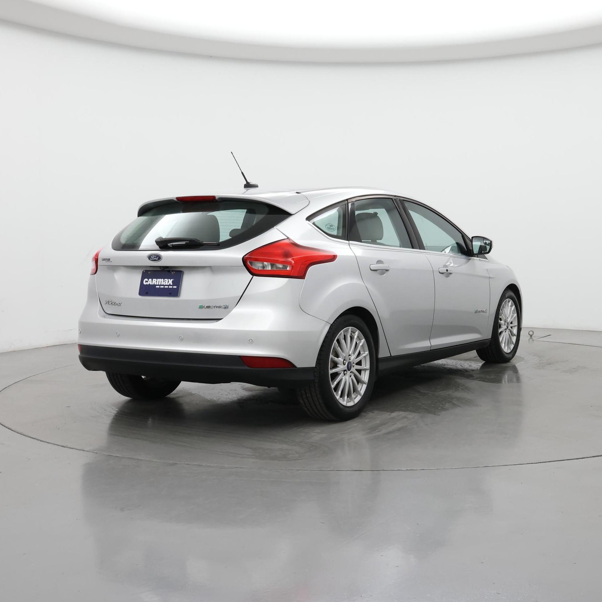 Thumbnail: 2016 Ford Focus - 8