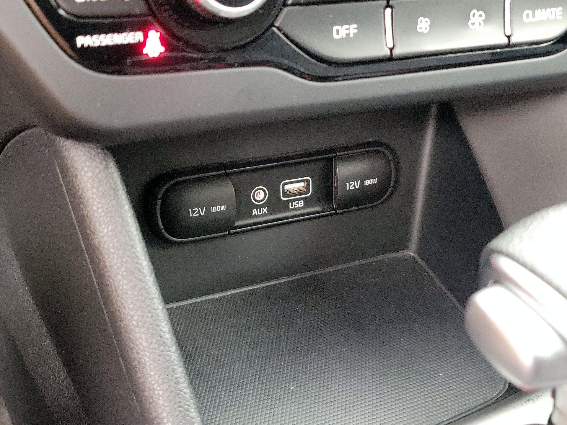 Thumbnail: 2018 Kia Niro - 18