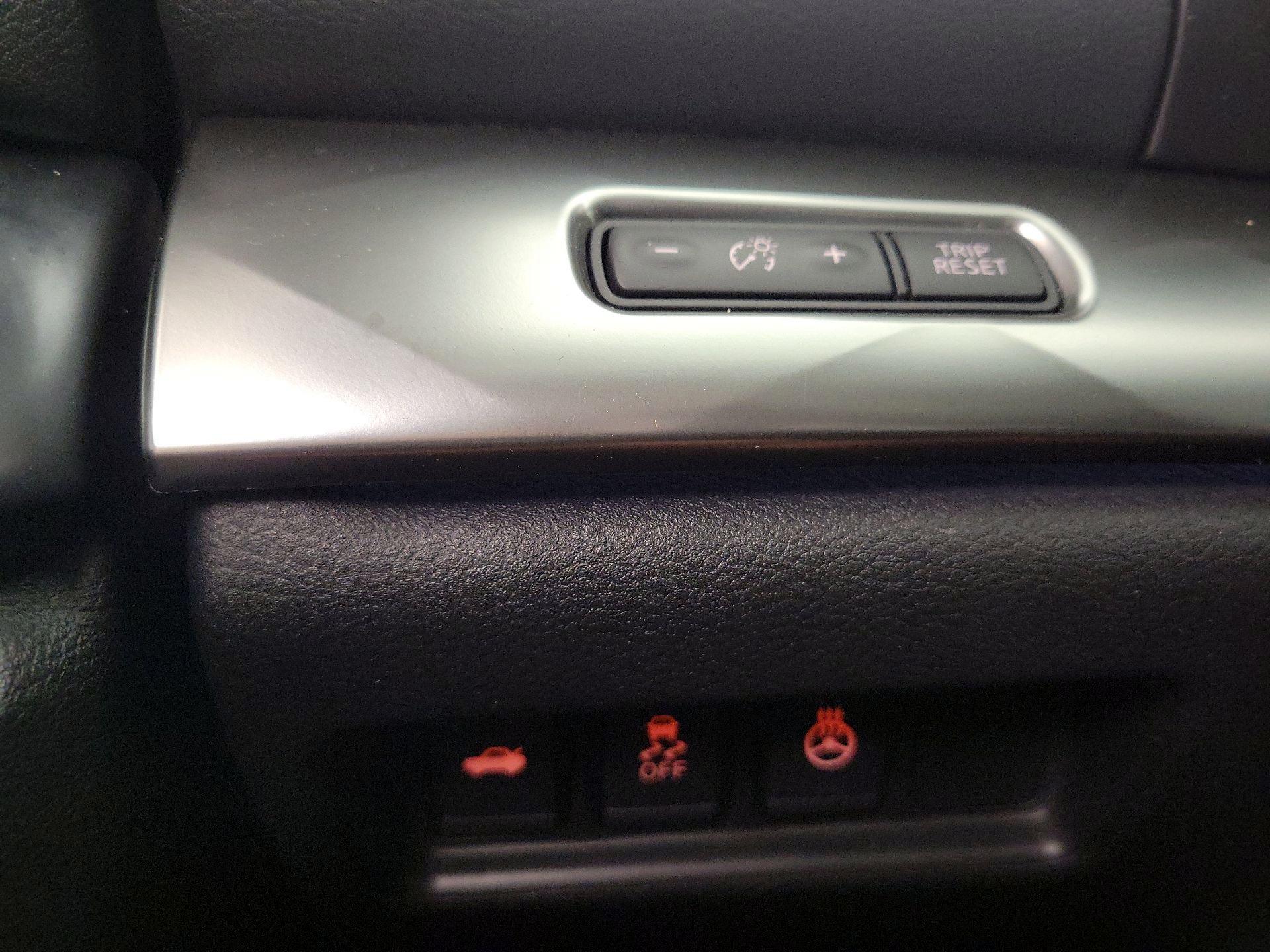 Thumbnail: 2017 Nissan Maxima - 13