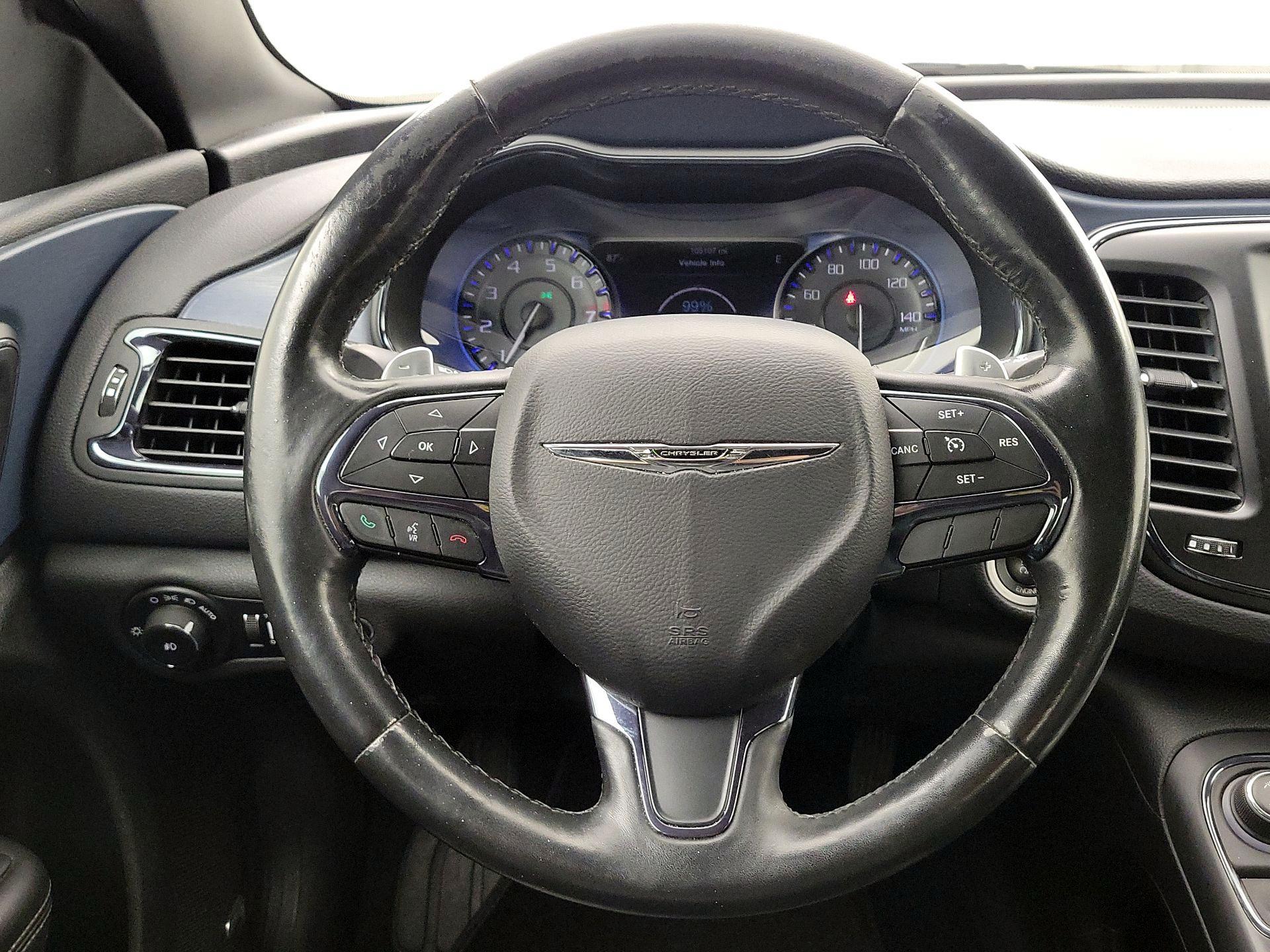 Thumbnail: 2015 Chrysler 200 - 10