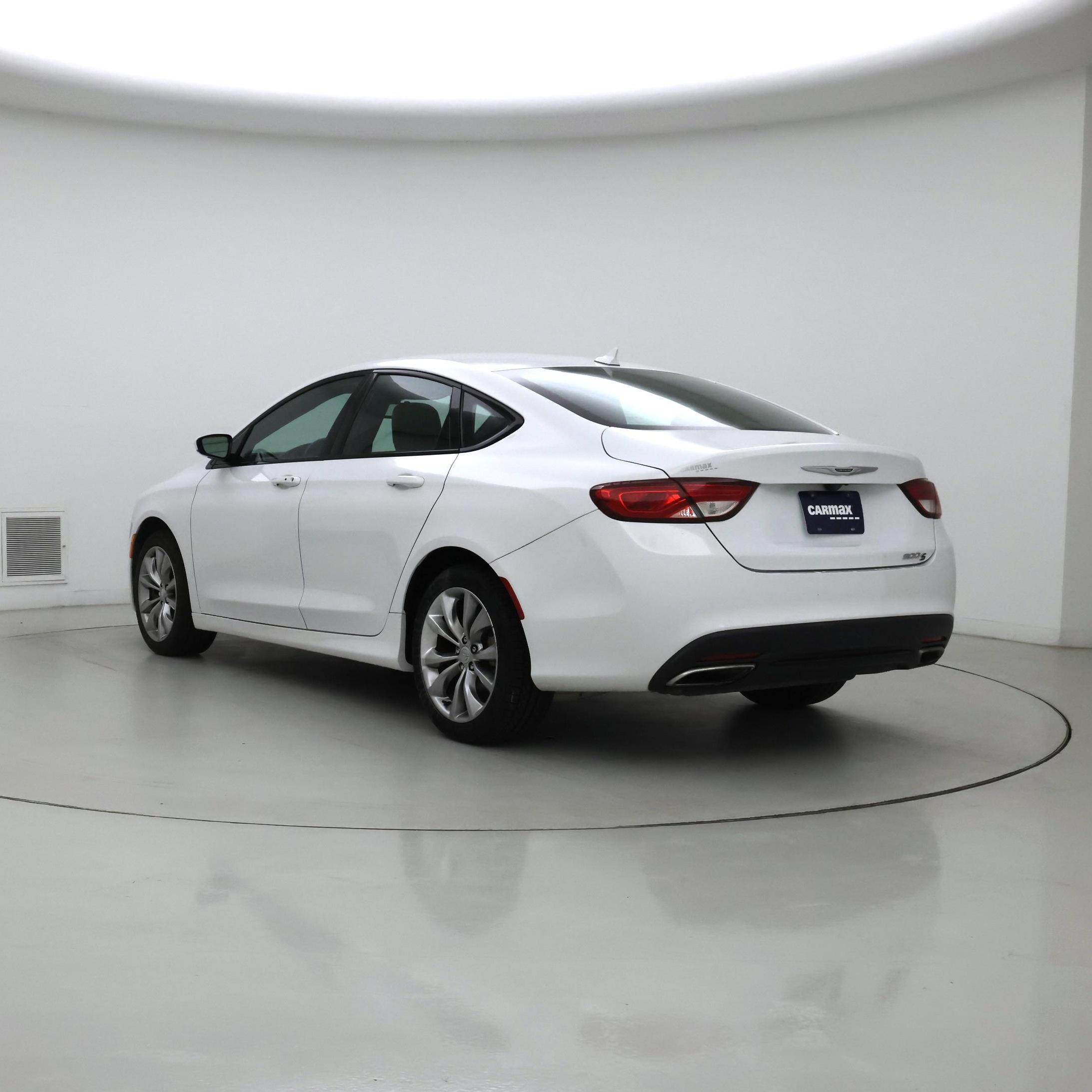 Thumbnail: 2015 Chrysler 200 - 2