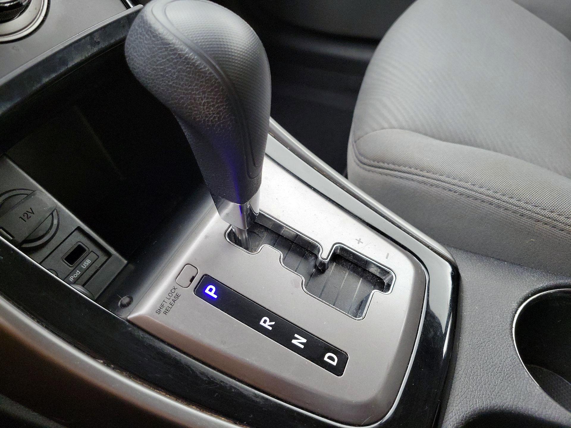 Thumbnail: 2013 Hyundai Elantra - 16