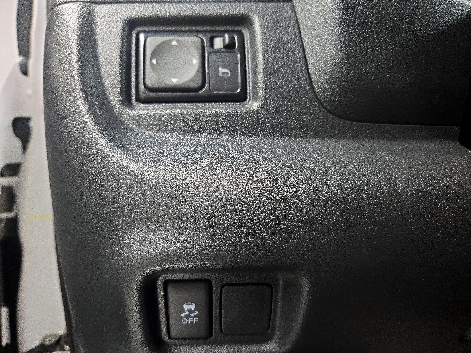Thumbnail: 2017 Nissan Versa - 13