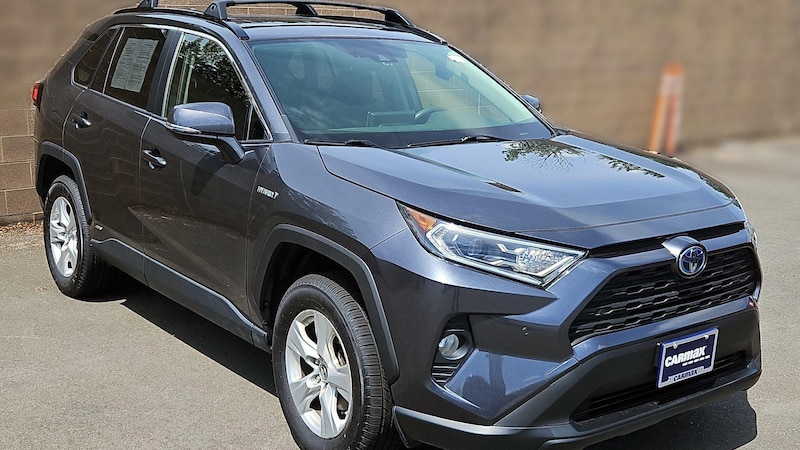 2019 Toyota RAV4 XLE Hero Image