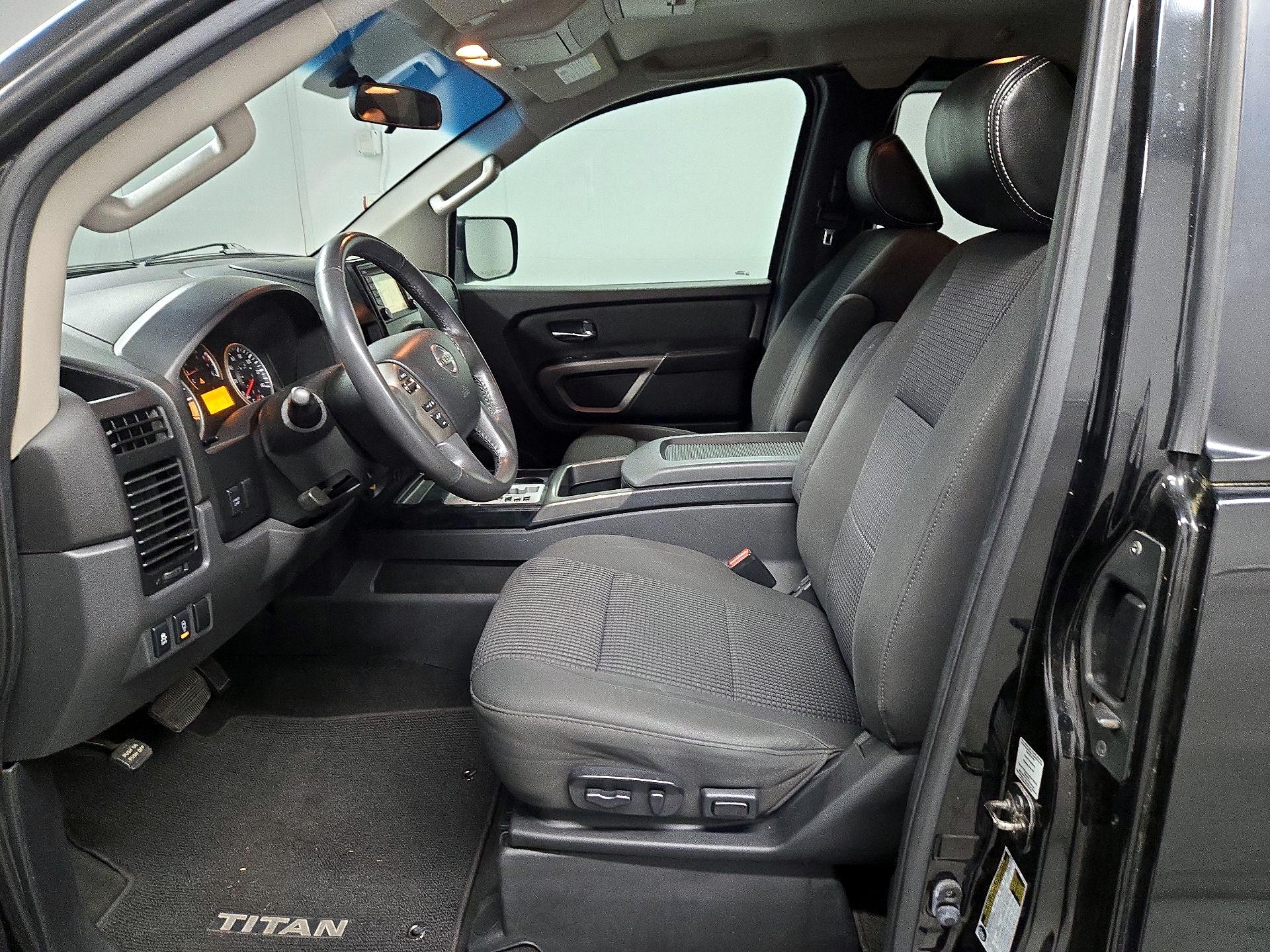 Thumbnail: 2015 Nissan Titan - 11