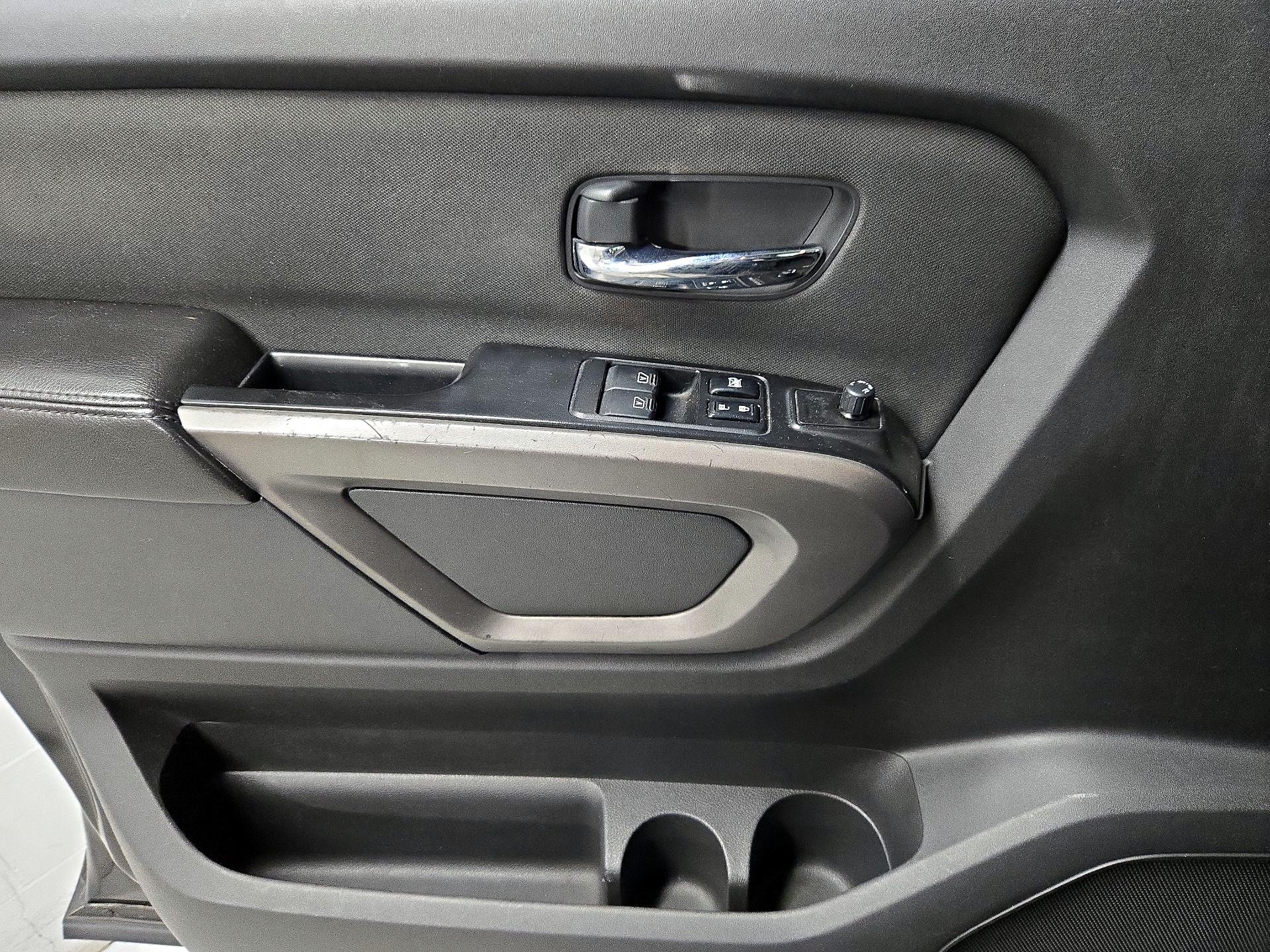 Thumbnail: 2015 Nissan Titan - 12