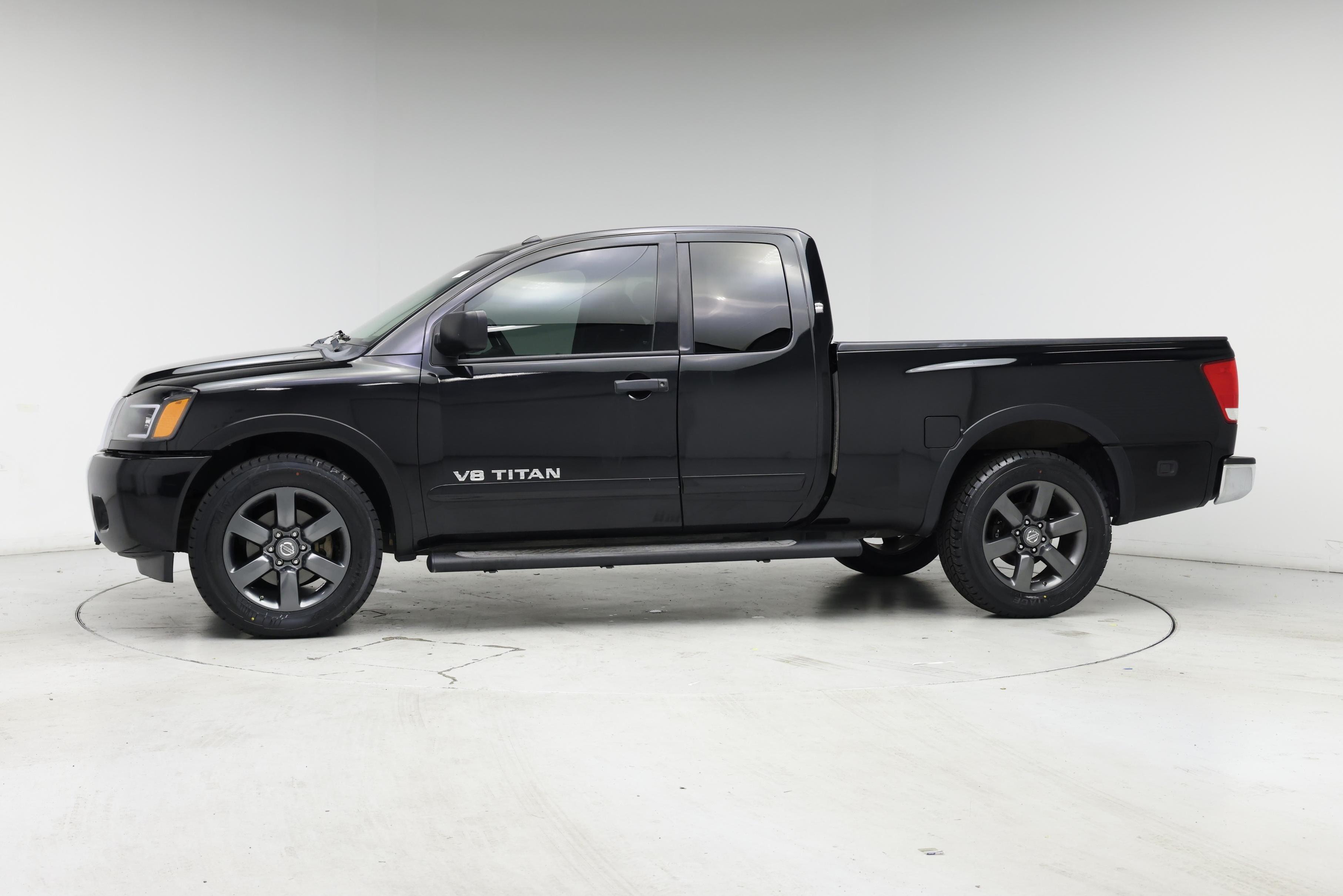 Thumbnail: 2015 Nissan Titan - 3