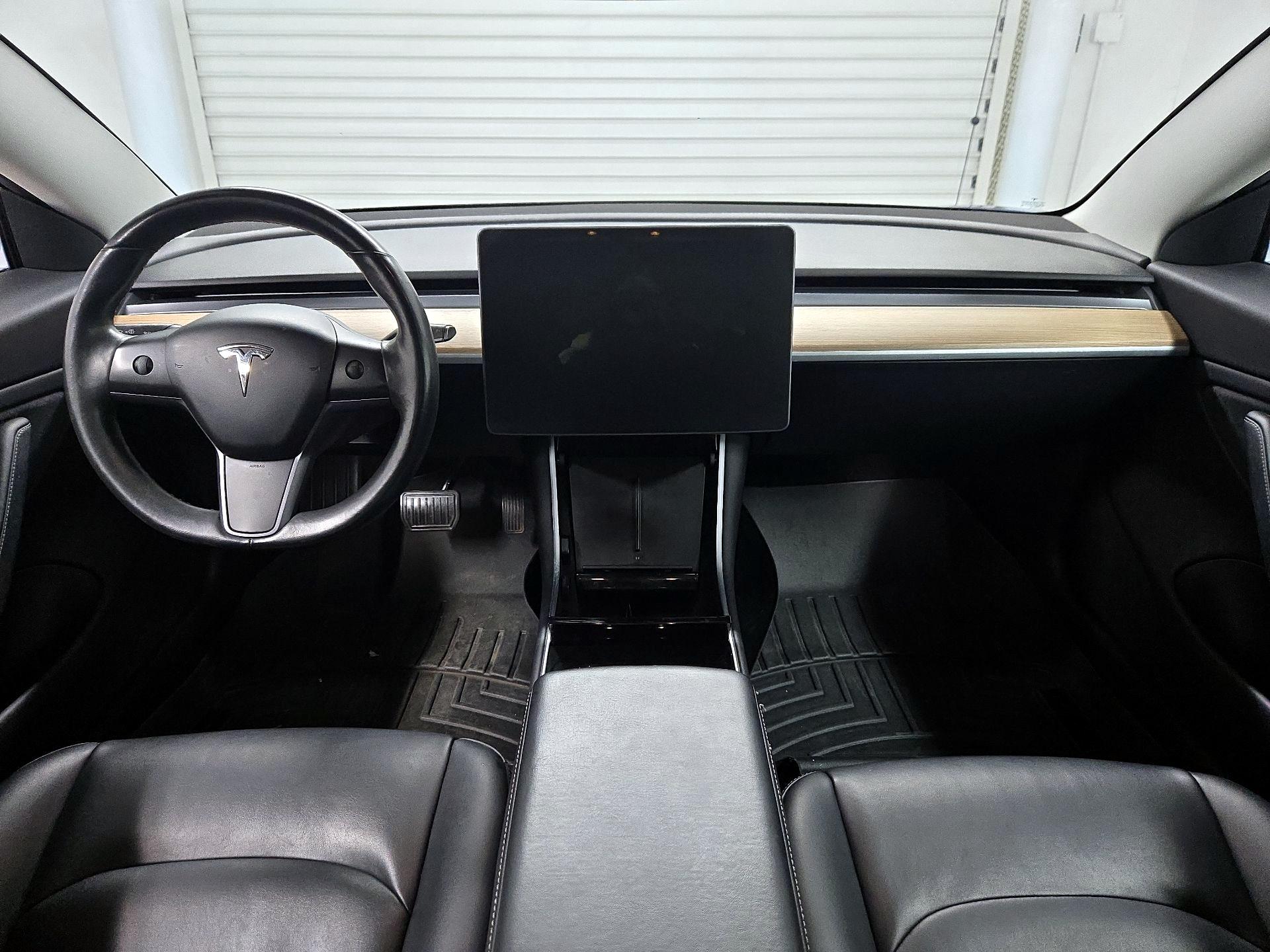 Thumbnail: 2018 Tesla Model 3 - 9