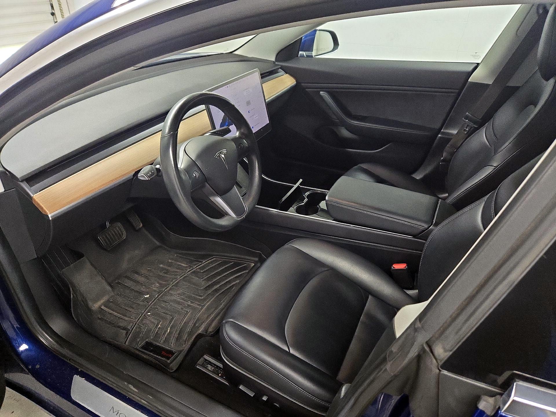 Thumbnail: 2018 Tesla Model 3 - 11
