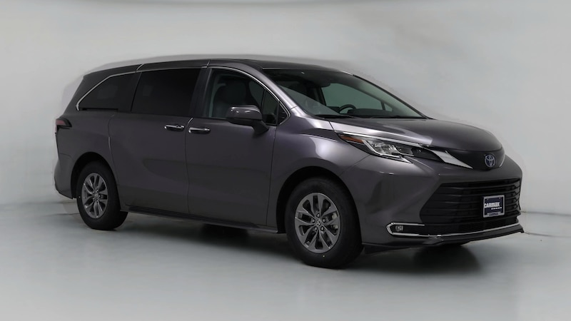 2023 Toyota Sienna XLE Hero Image