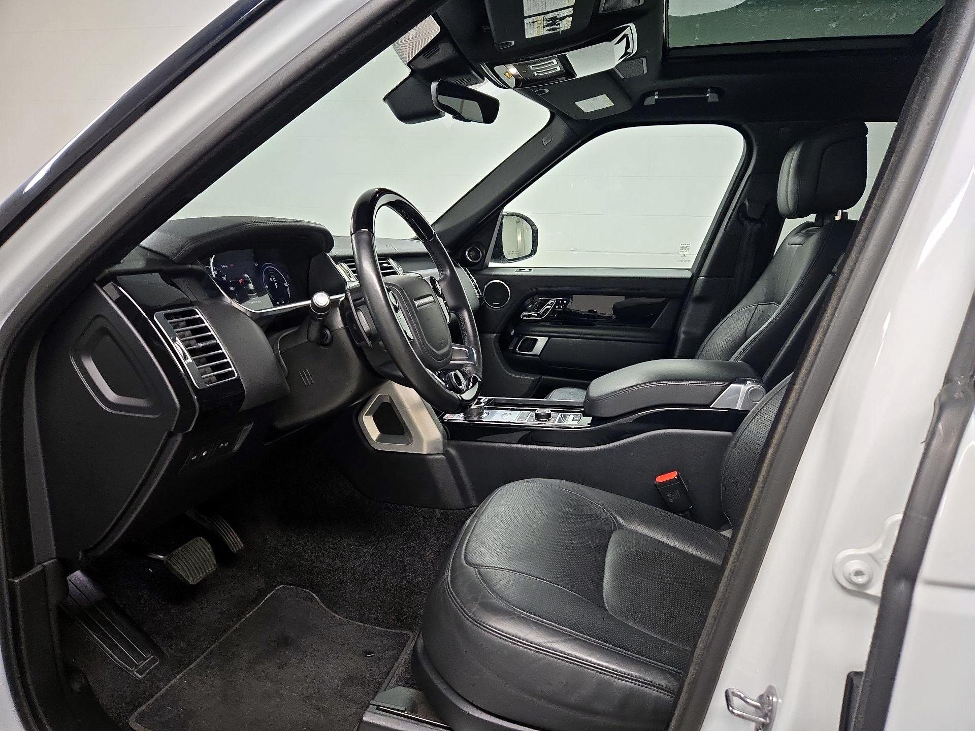 Thumbnail: 2020 Land Rover Range Rover - 11