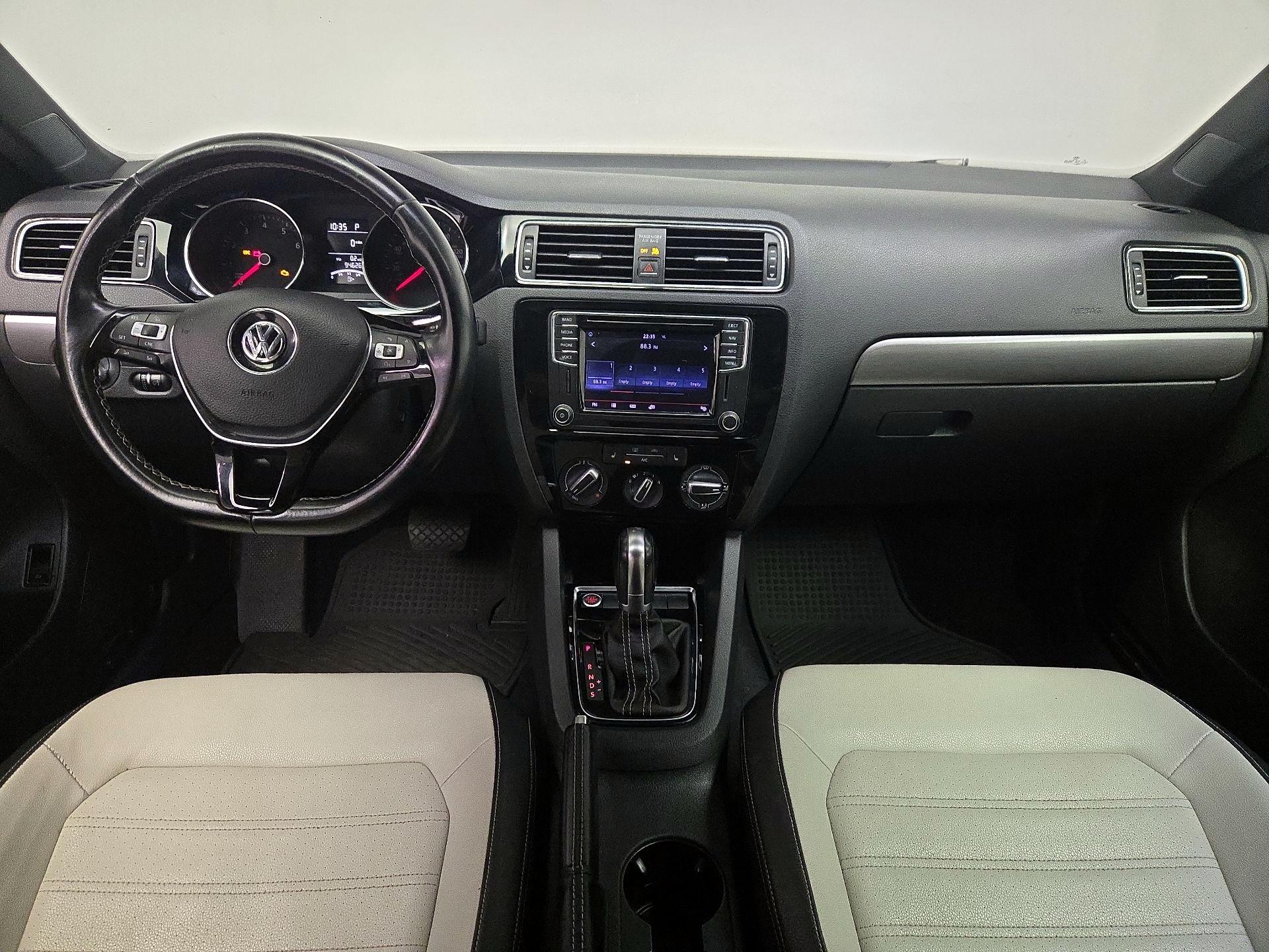 Thumbnail: 2017 Volkswagen Jetta - 9