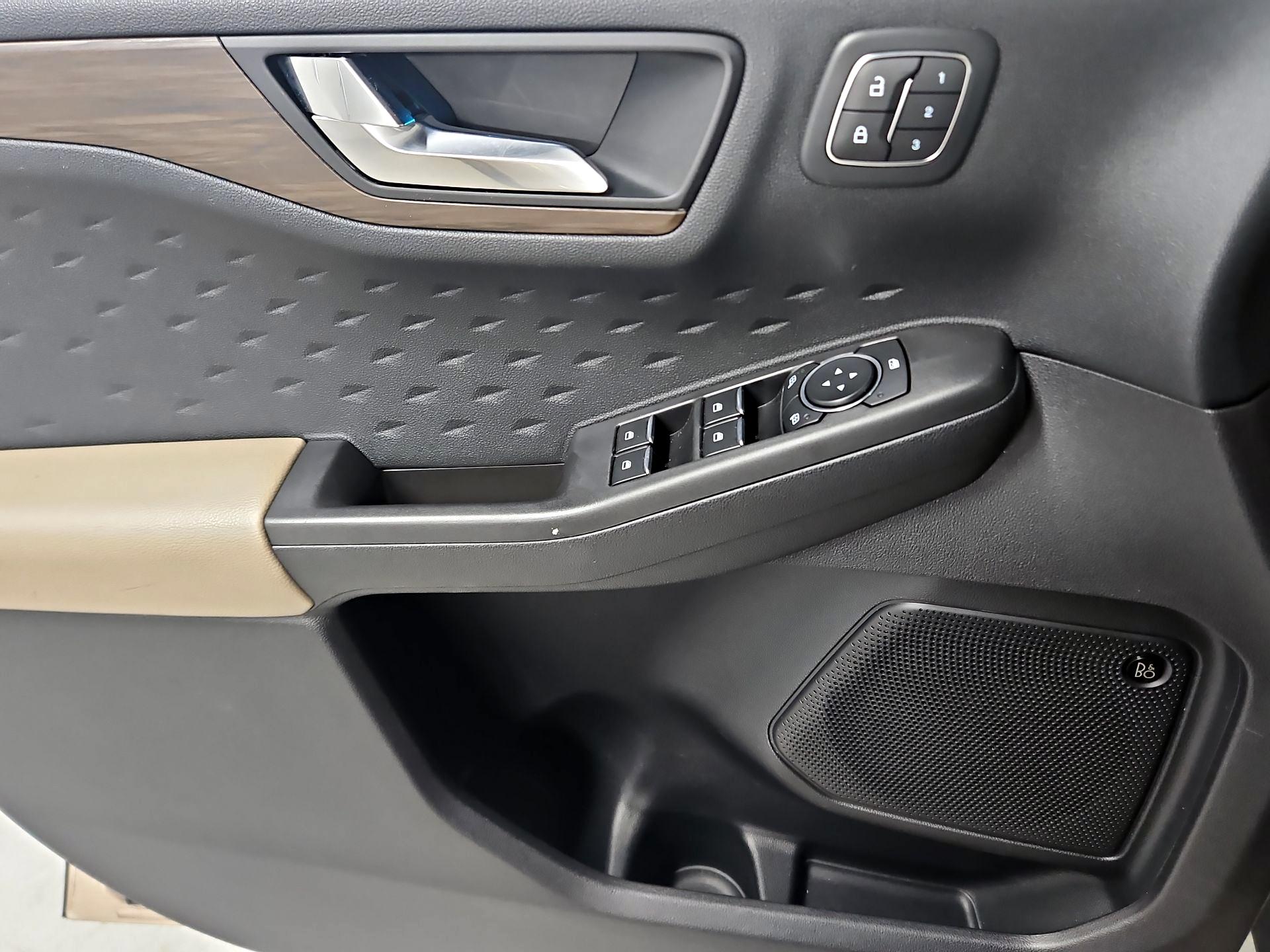 Thumbnail: 2020 Ford Escape - 12
