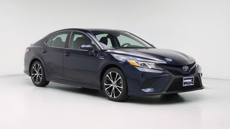 2019 Toyota Camry SE Hero Image